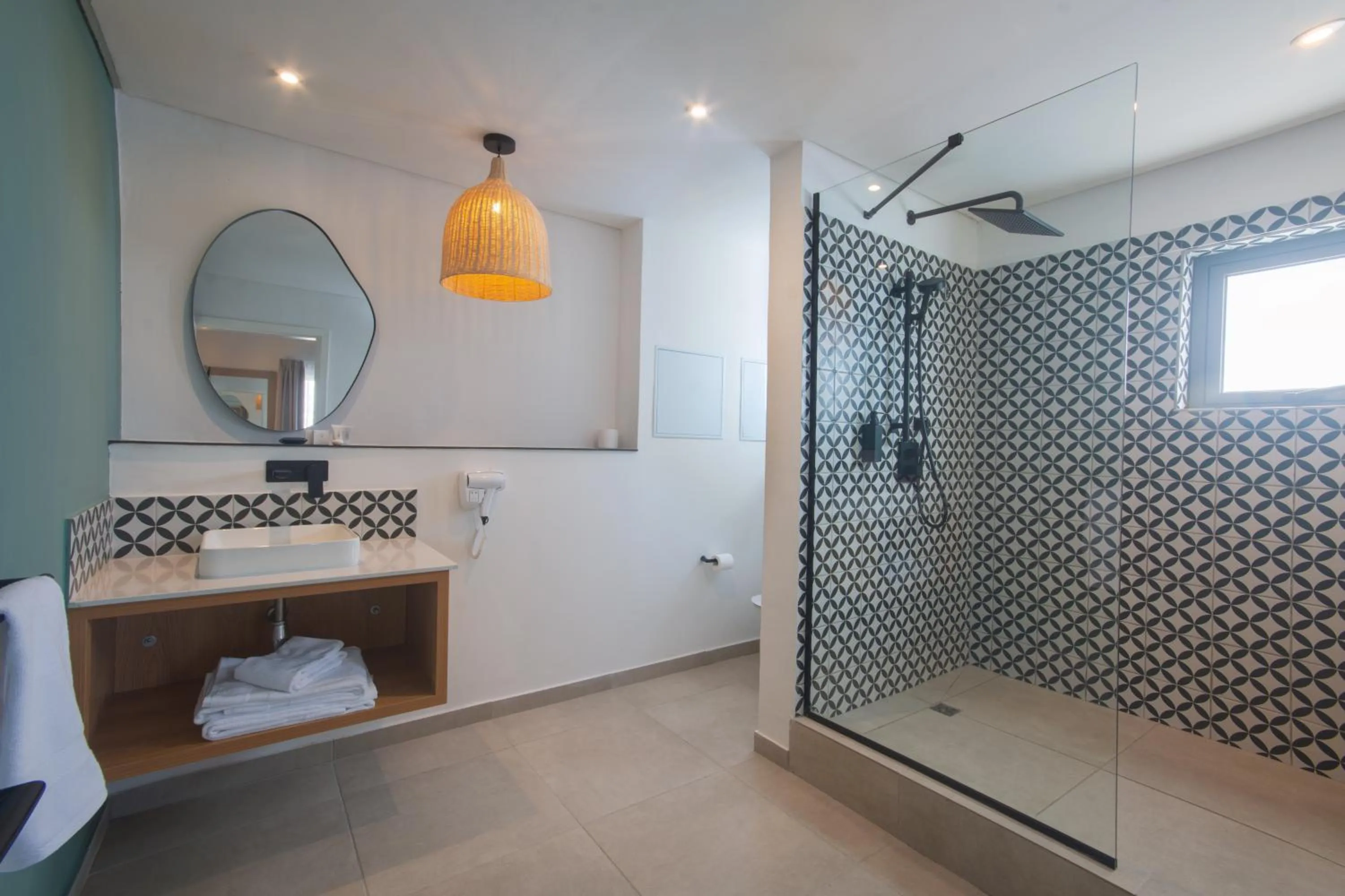 Shower in Gosun Beach Hotel