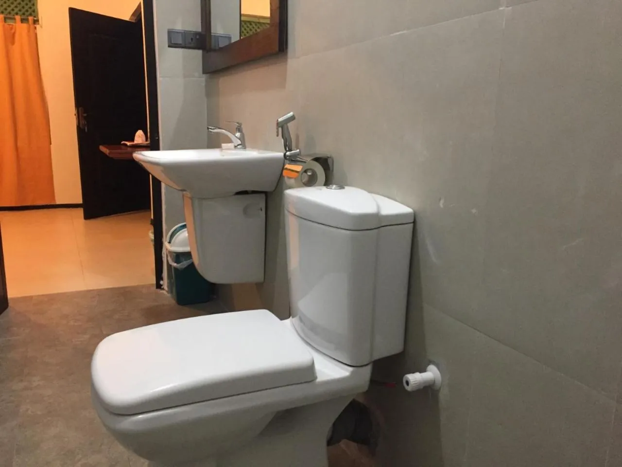 Toilet in Ella Forest Paradise Hotel