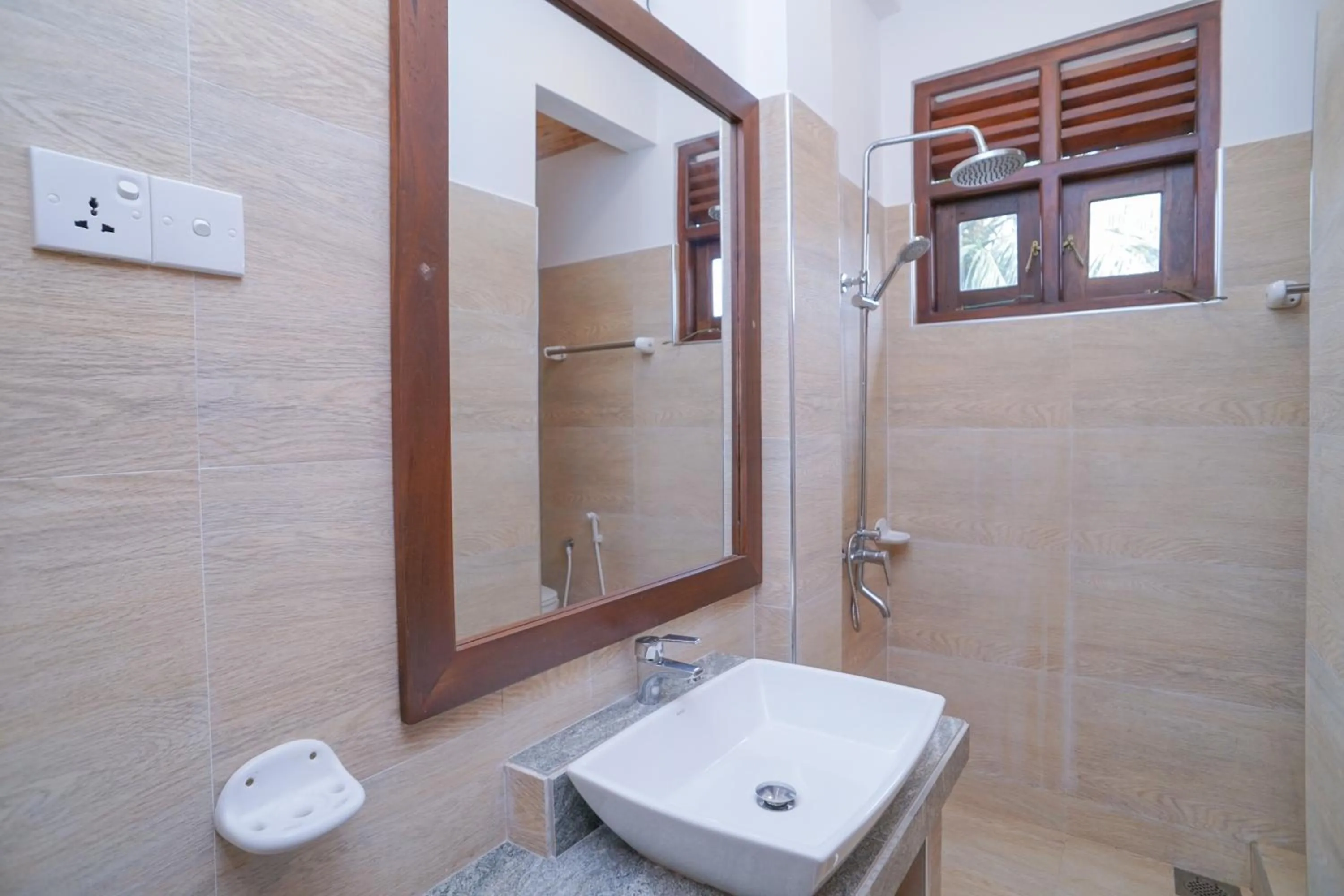 Shower in Surf Sea Breeze Apartments