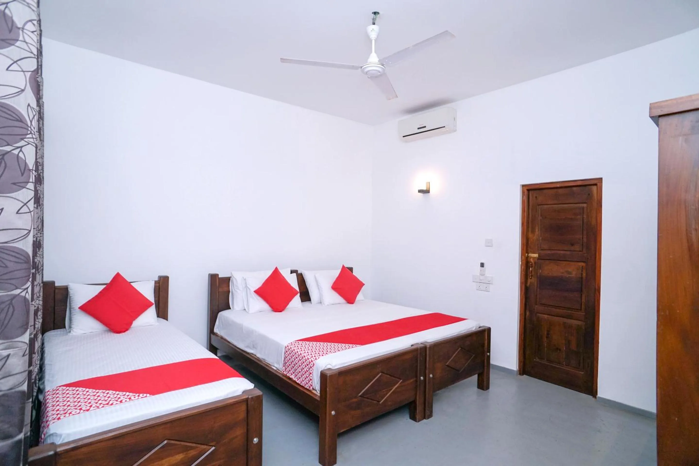 Bed in Surf Sea Breeze Apartments