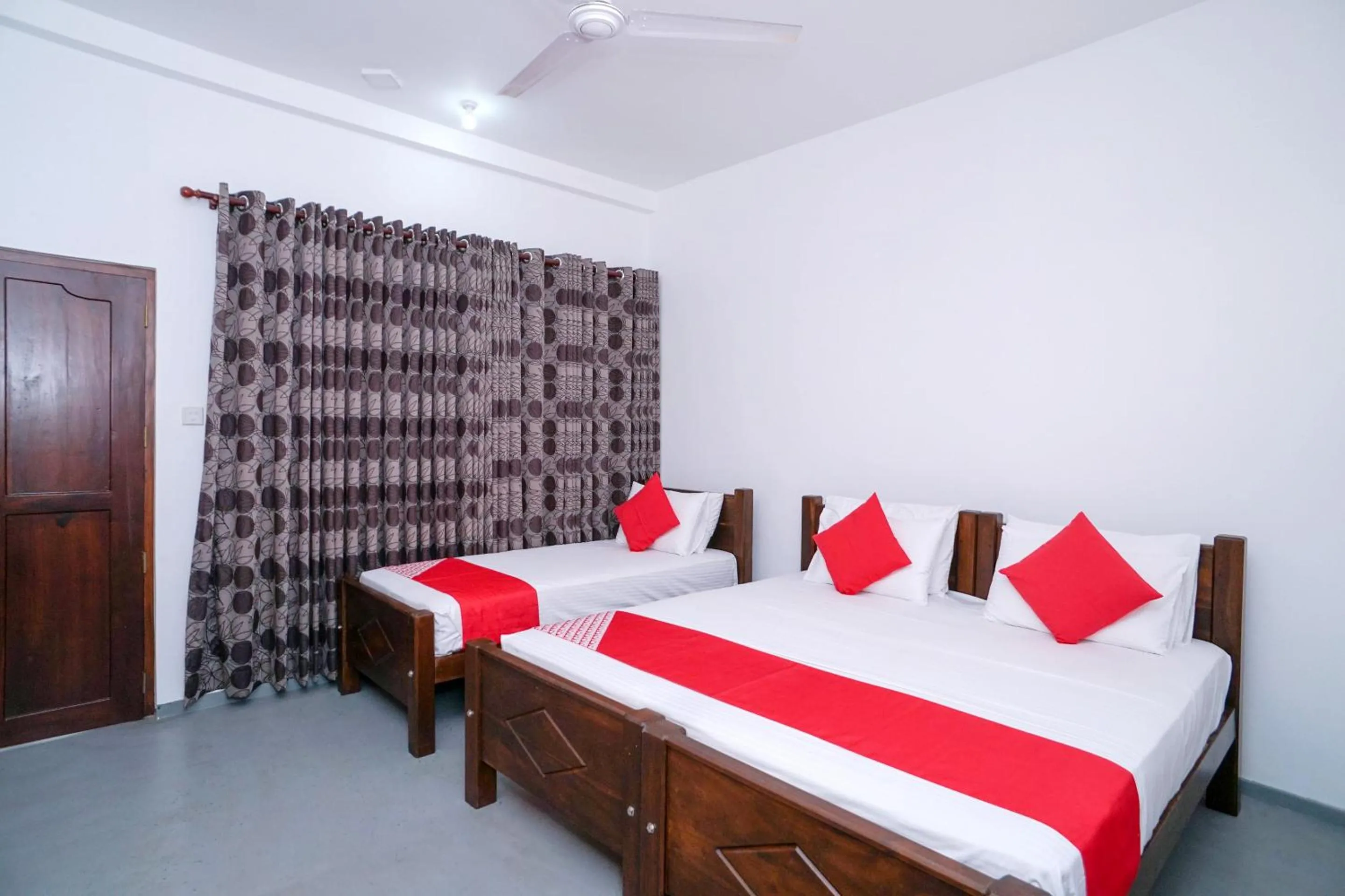 Spa and wellness centre/facilities, Bed in Surf Sea Breeze Apartments