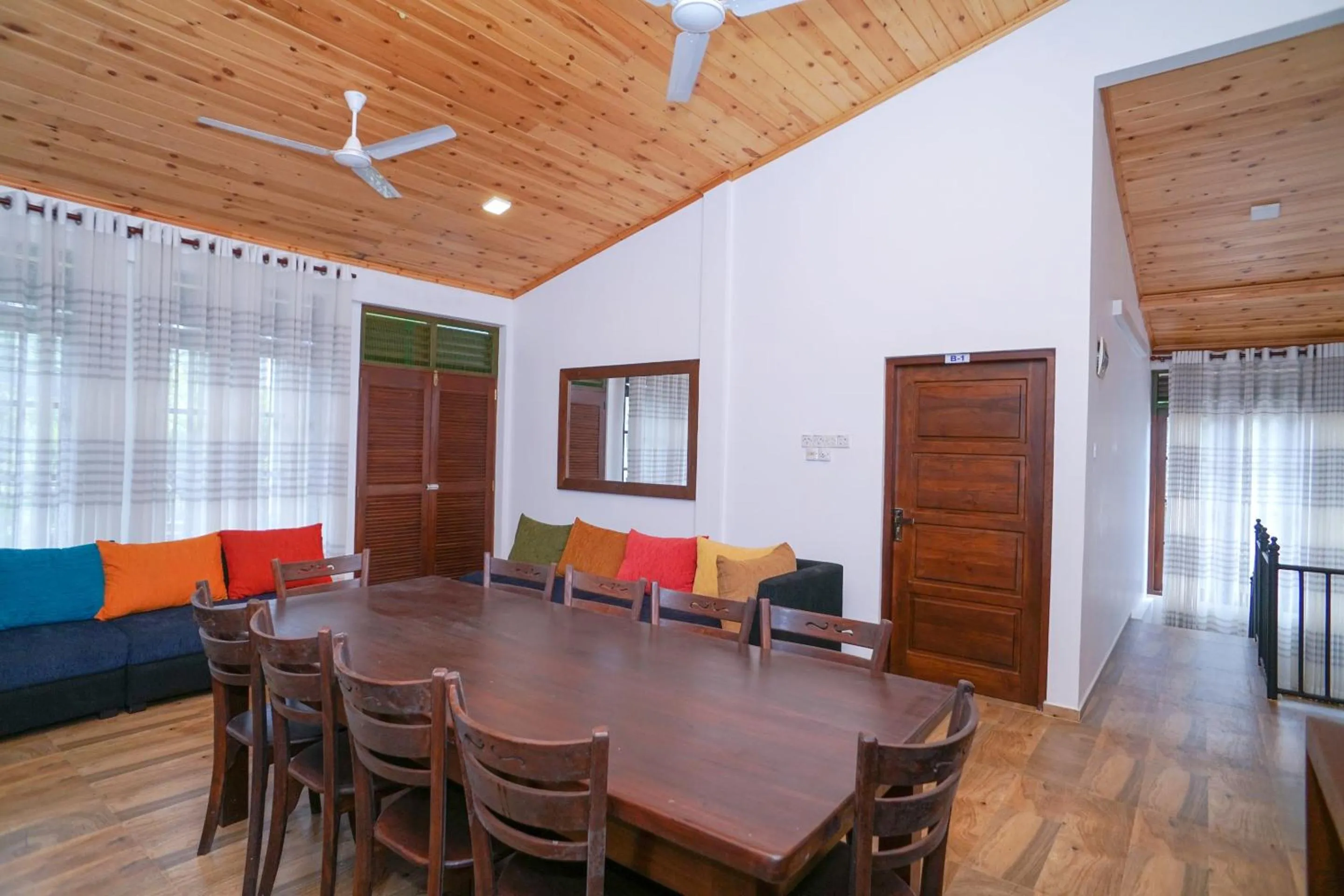 Restaurant/places to eat in Surf Sea Breeze Apartments