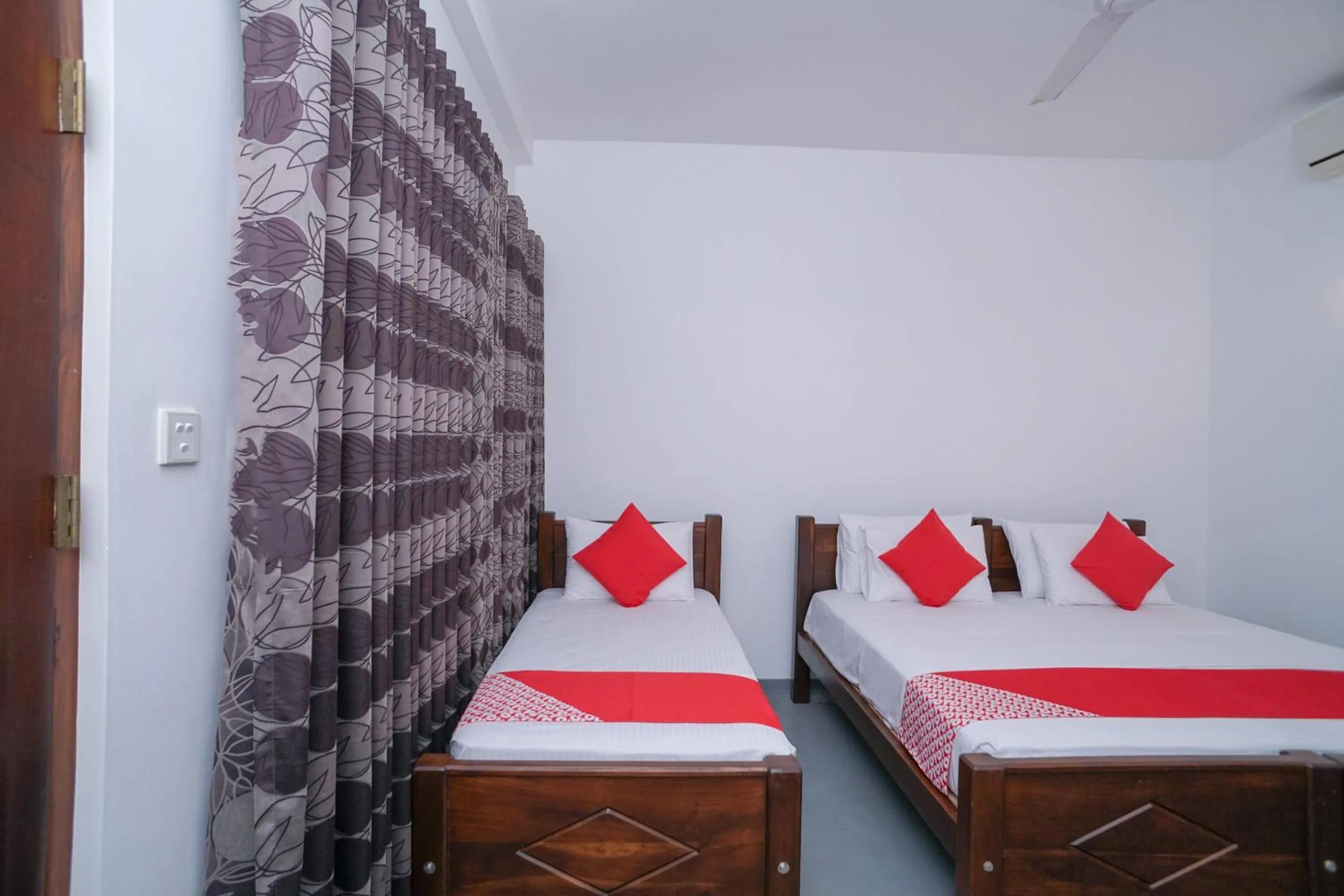 Bedroom, Bed in Surf Sea Breeze Apartments