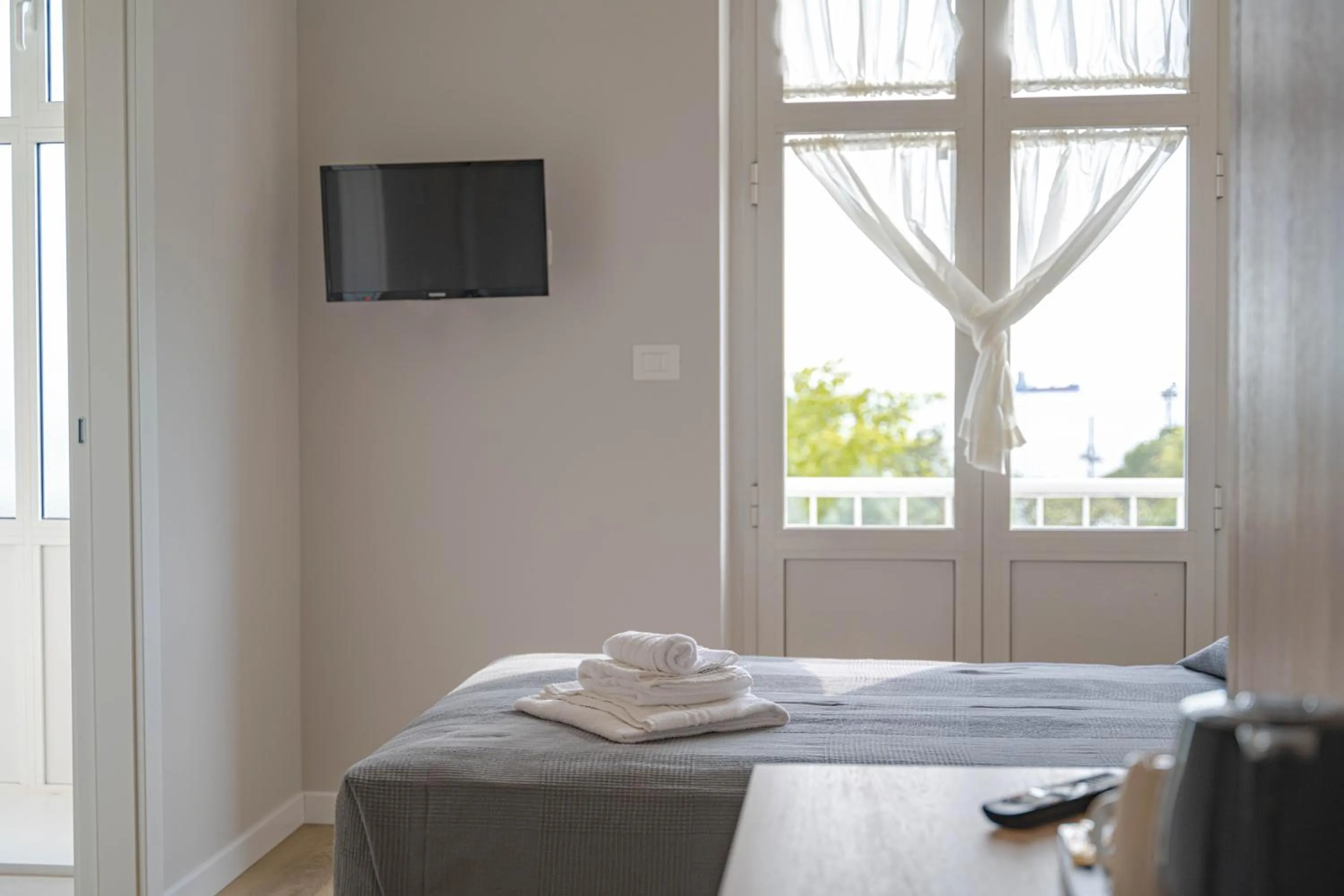 Bed in Hotel Tritone