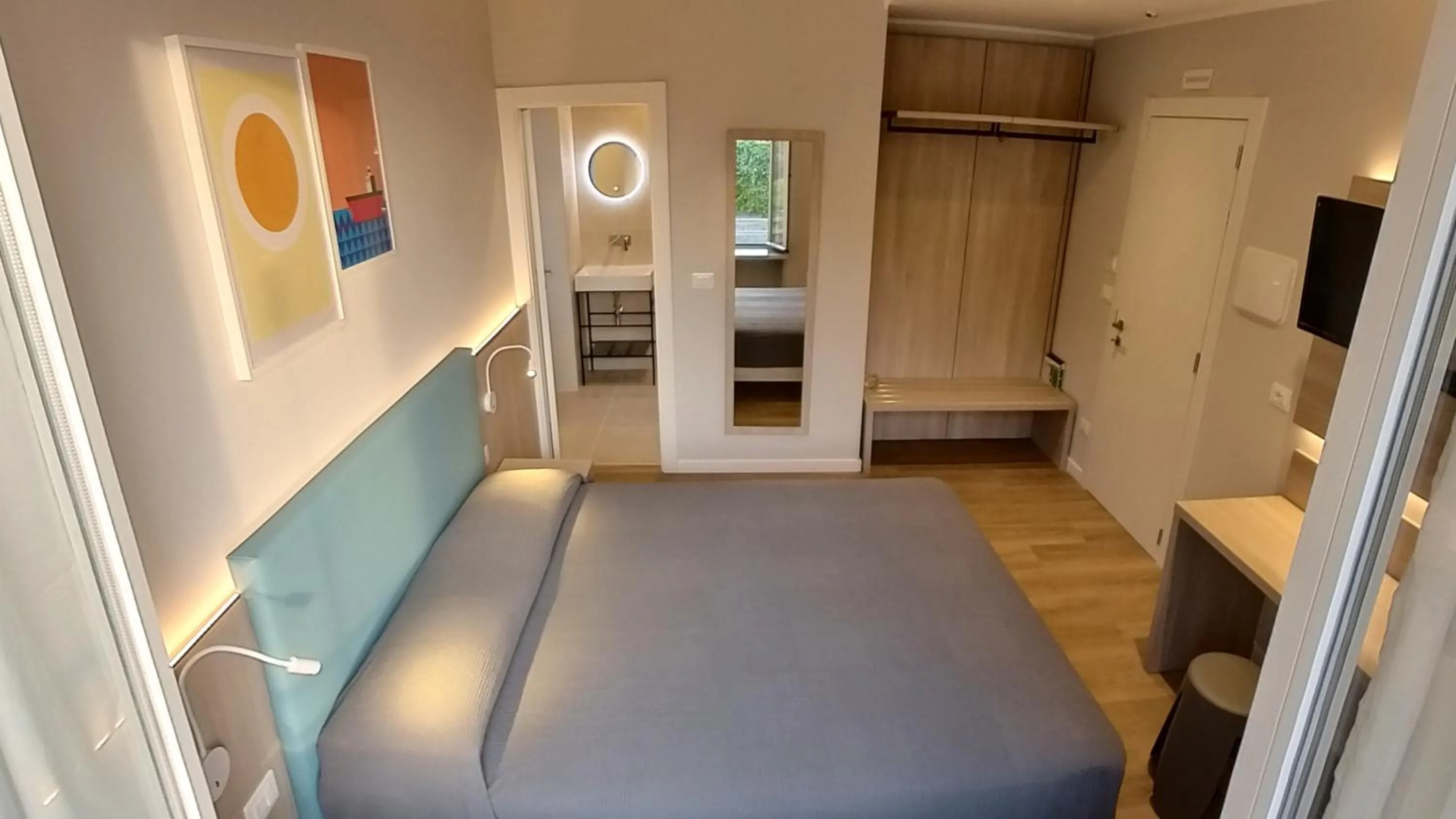 Bed in Hotel Tritone