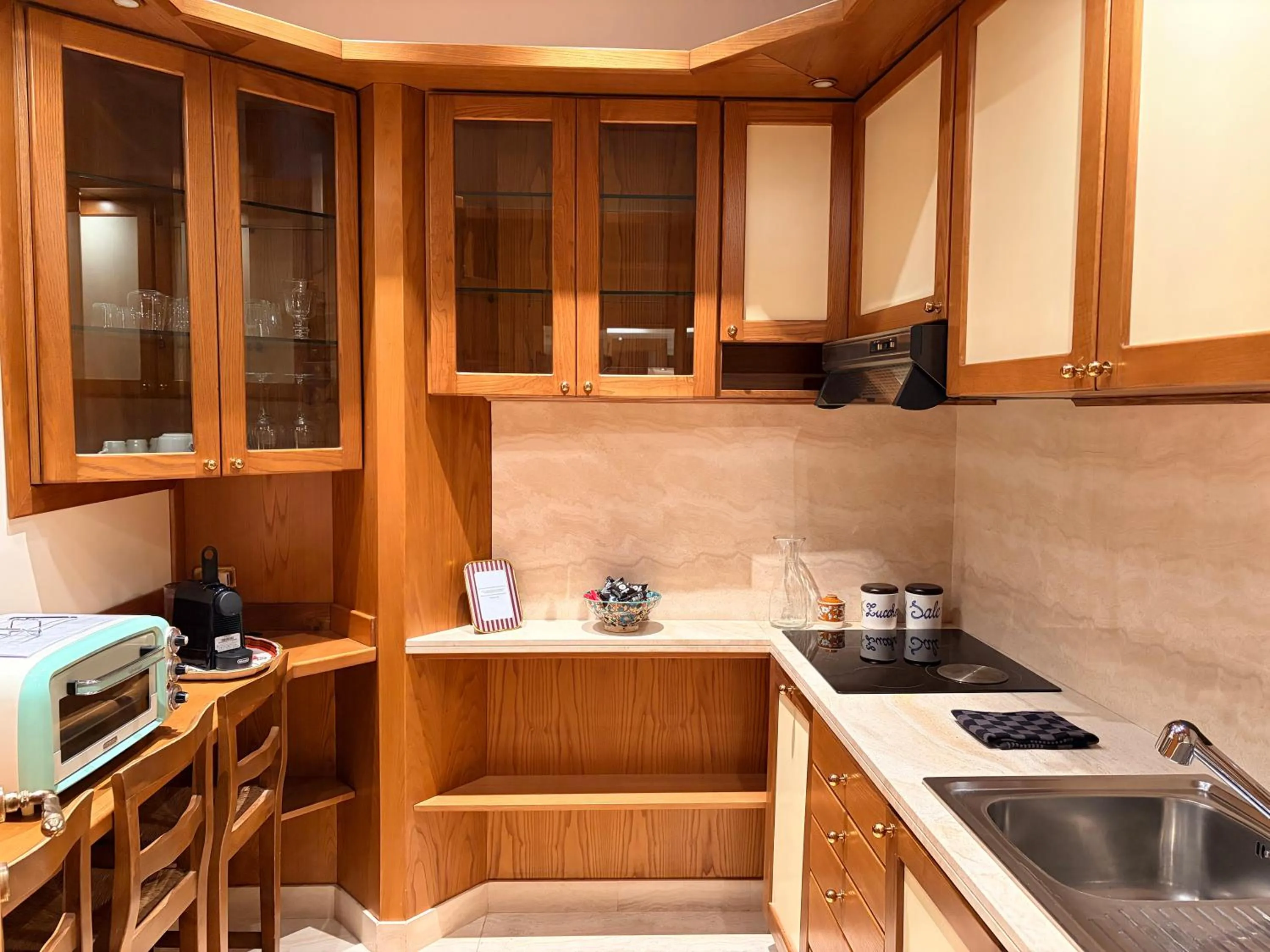 kitchen in HiSuiteROME - ApartHotel