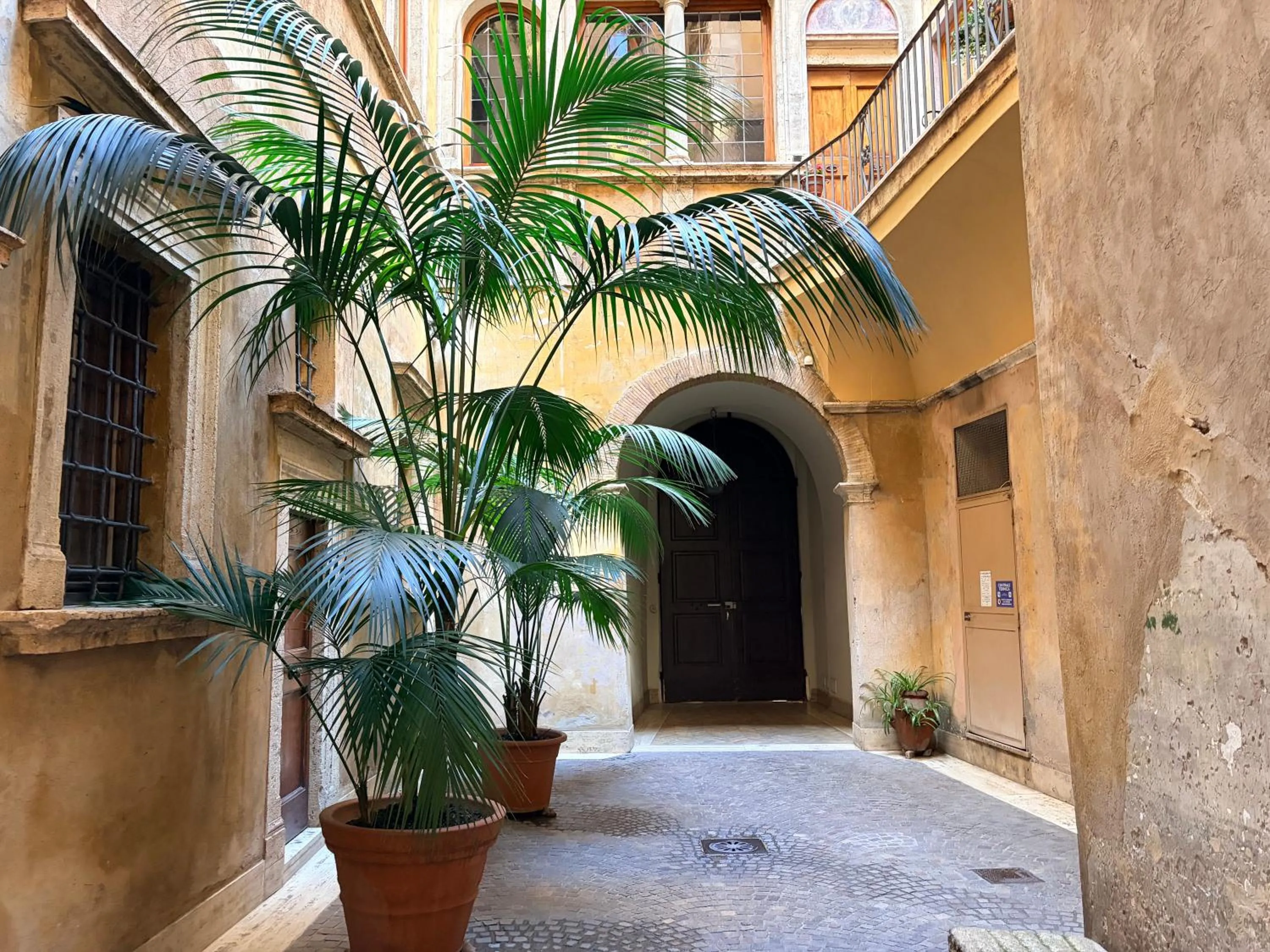 Patio in HiSuiteROME - ApartHotel
