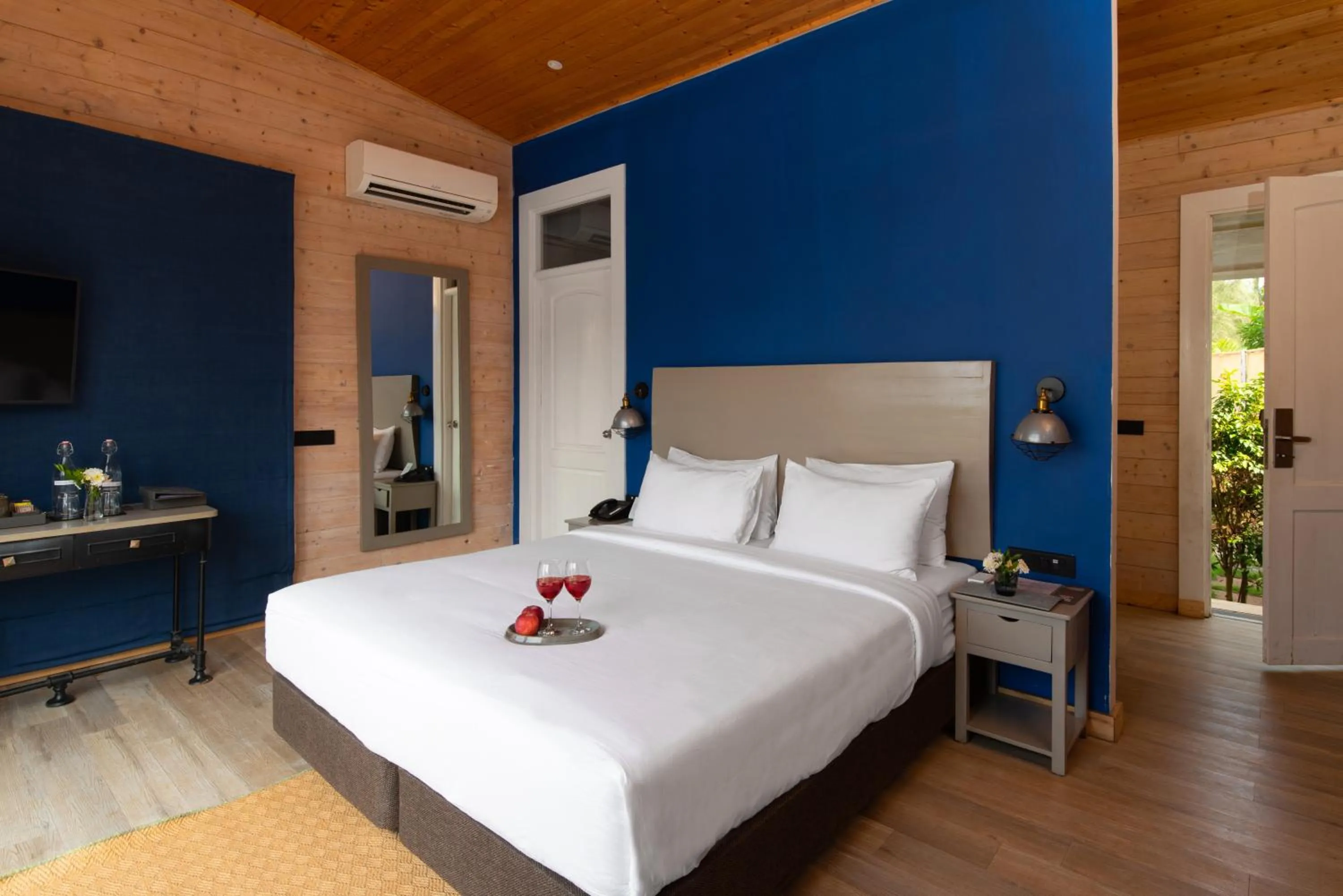 Photo of the whole room, Bed in Living Room Beach Resort