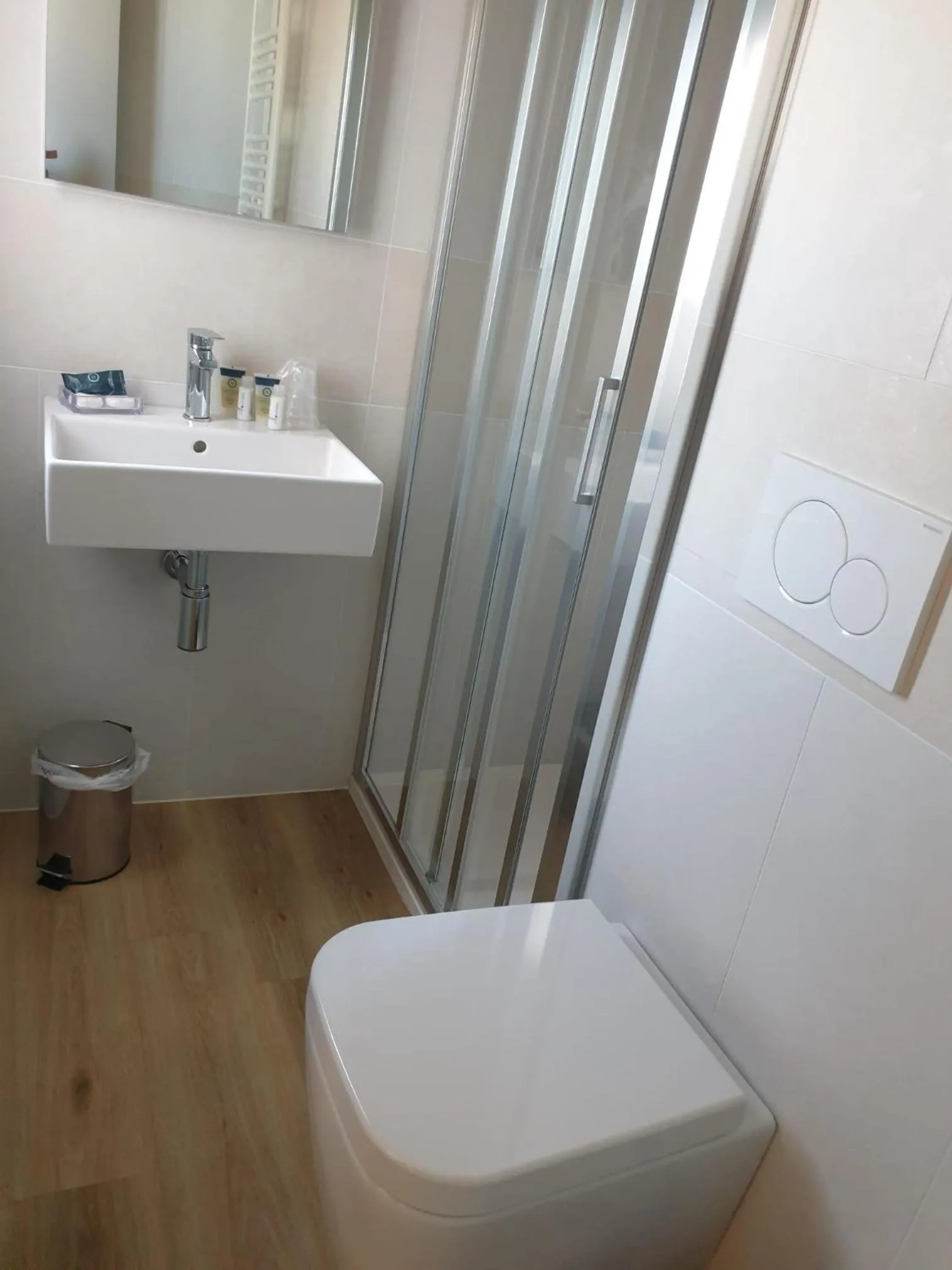 Bathroom in Hotel De La Ville depandance di Hotel Augustus