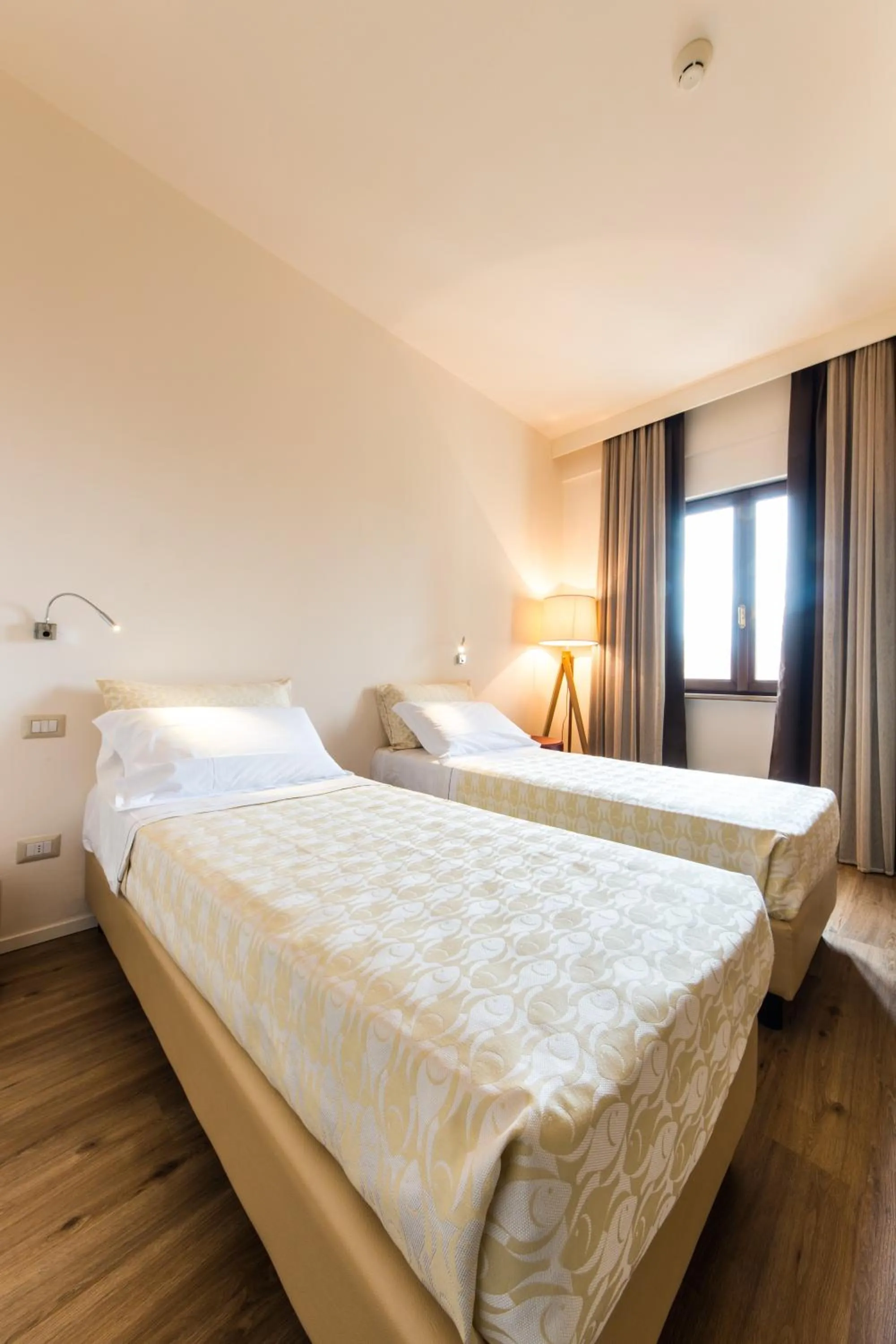 Photo of the whole room, Bed in Hotel De La Ville depandance di Hotel Augustus