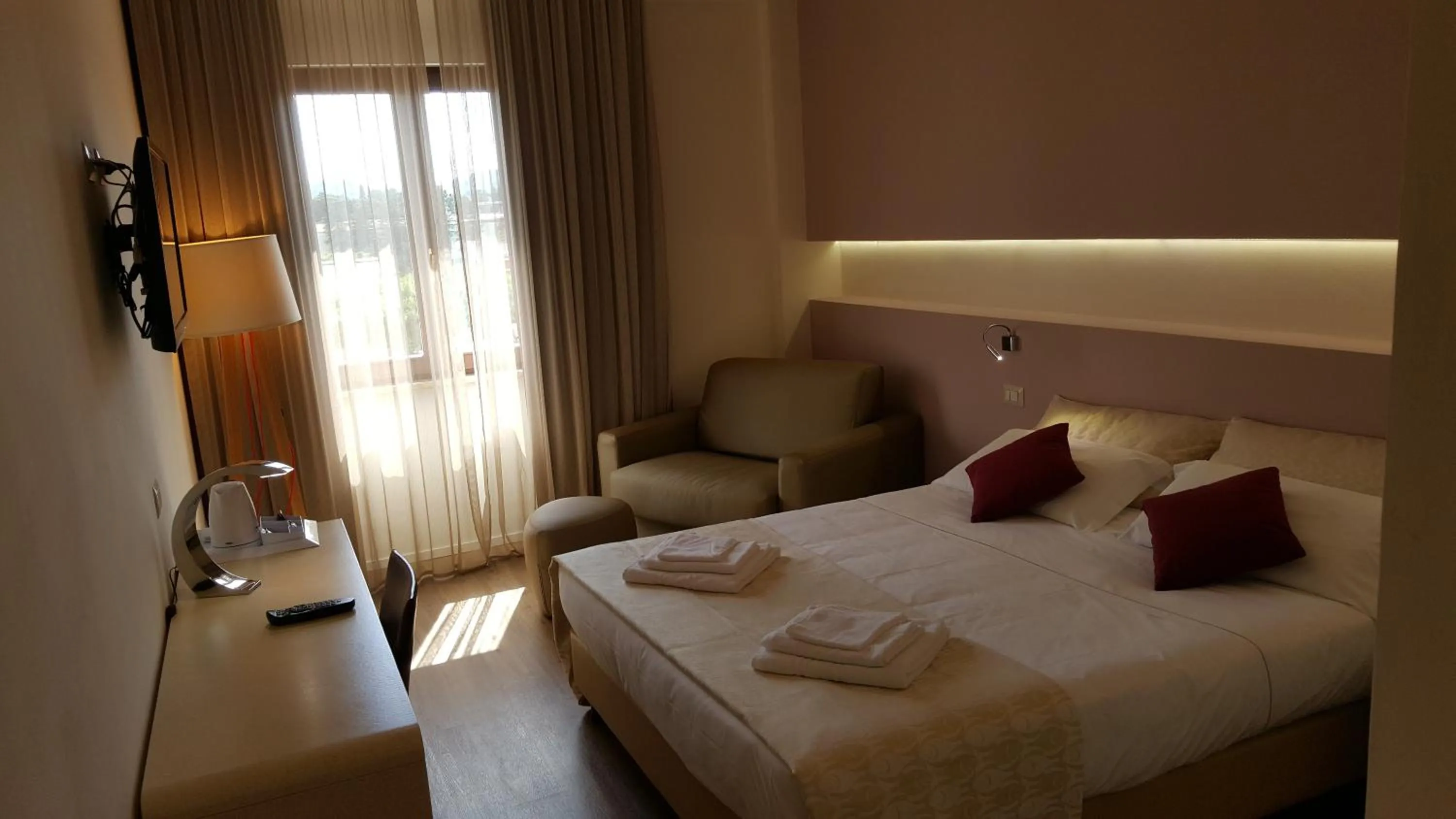 Photo of the whole room, Bed in Hotel De La Ville depandance di Hotel Augustus