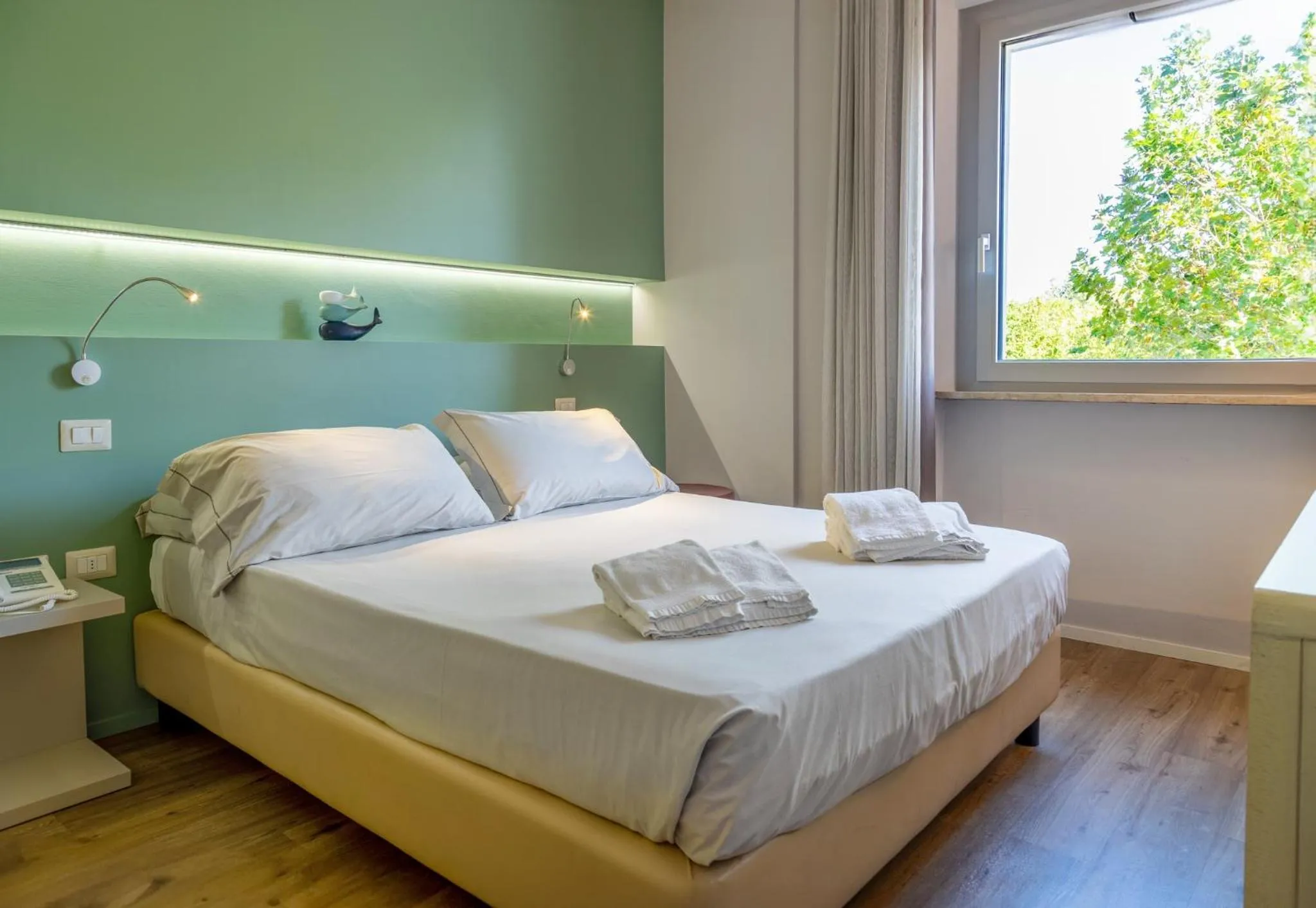 View (from property/room), Bed in Hotel De La Ville depandance di Hotel Augustus