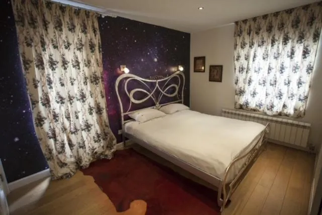 Bed in Krunska 26