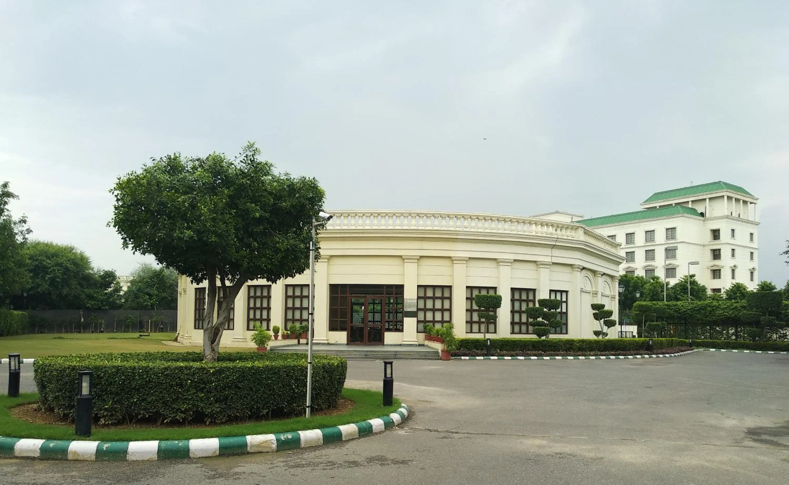 Property building in DLF Club 3