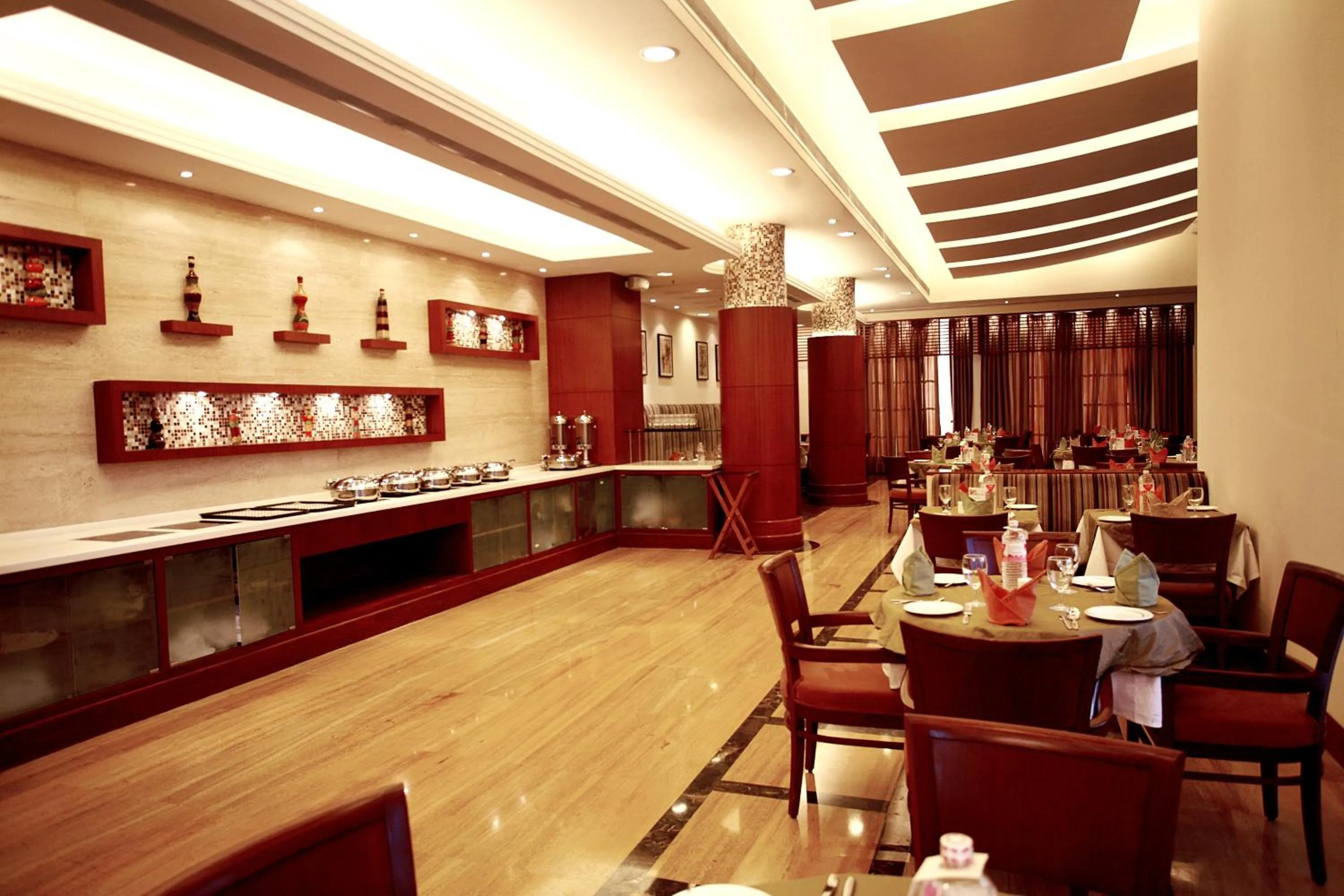 Restaurant/places to eat in DLF Club 3