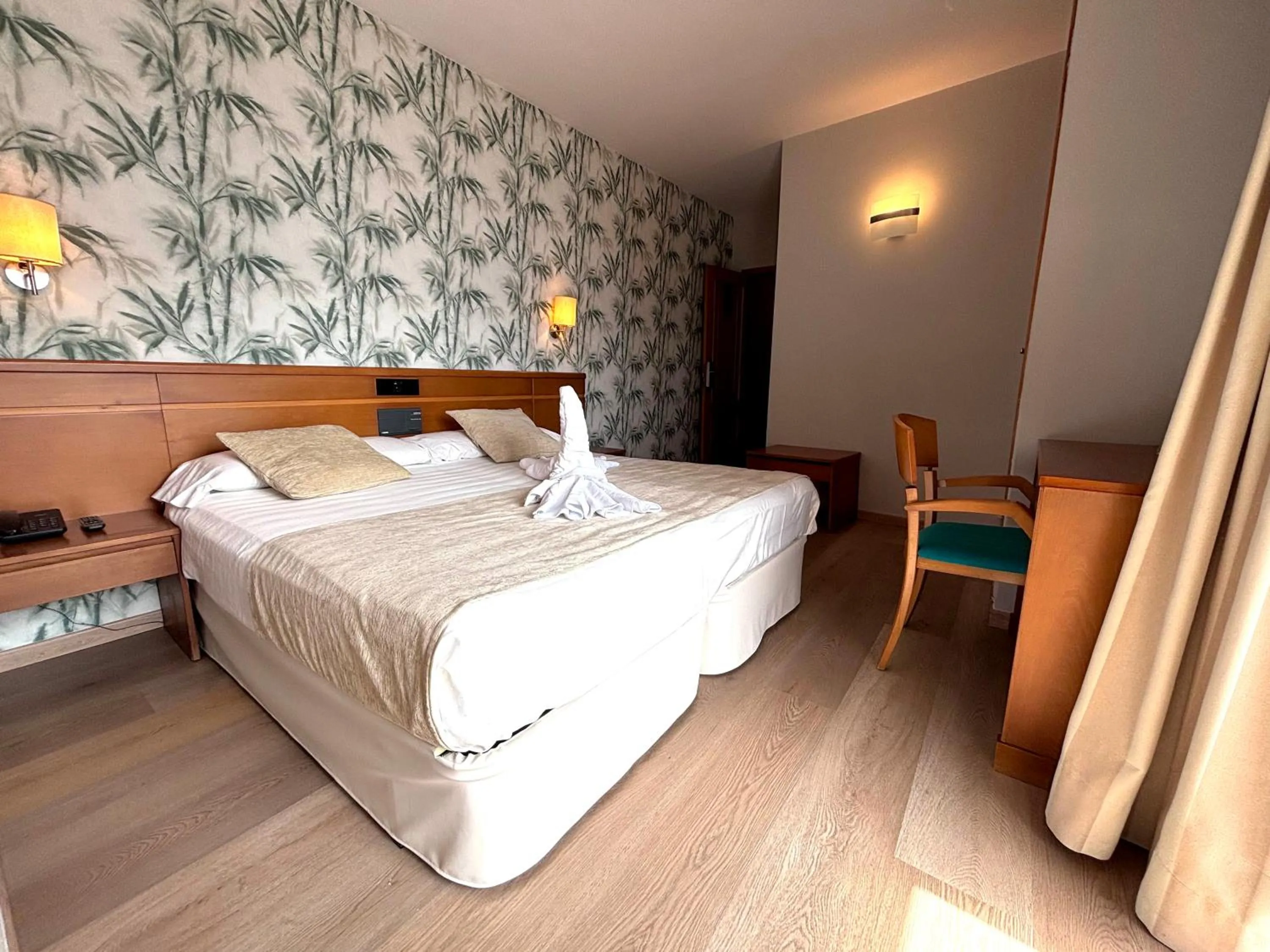Bed in Hotel Atalaya I