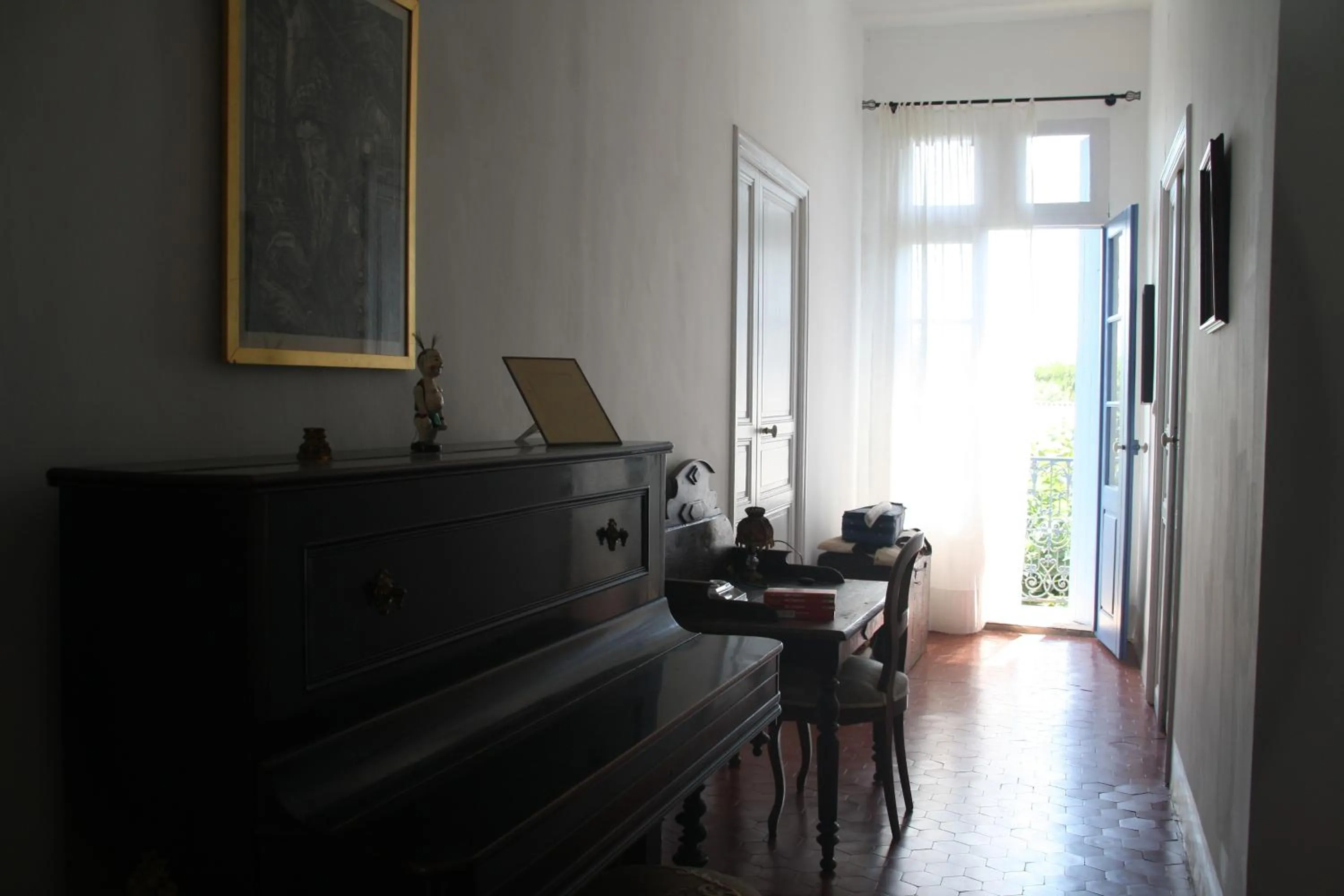 Decorative detail in Aux Pots Bleus