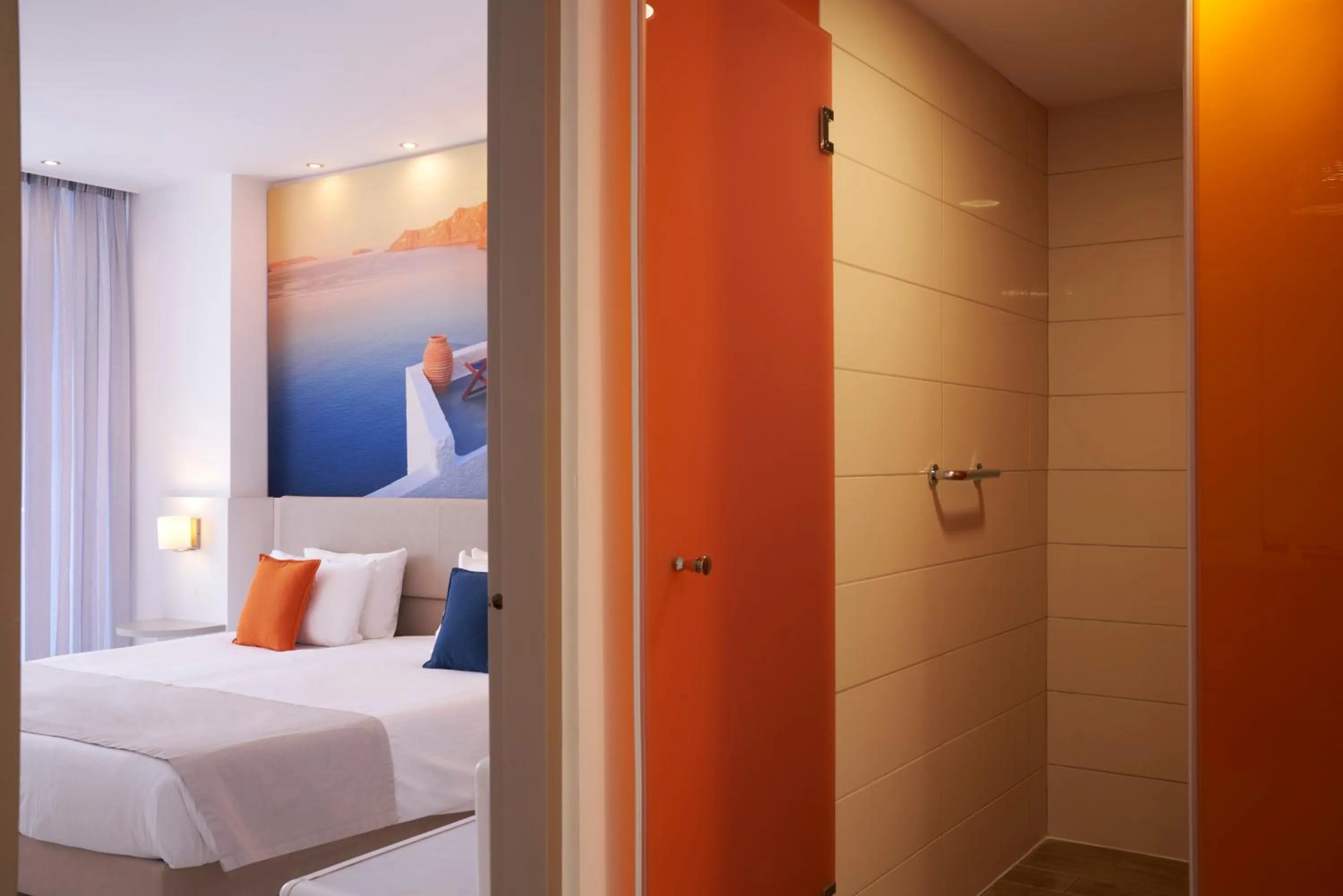 Shower, Bed in Epsilon Hotel Apartments