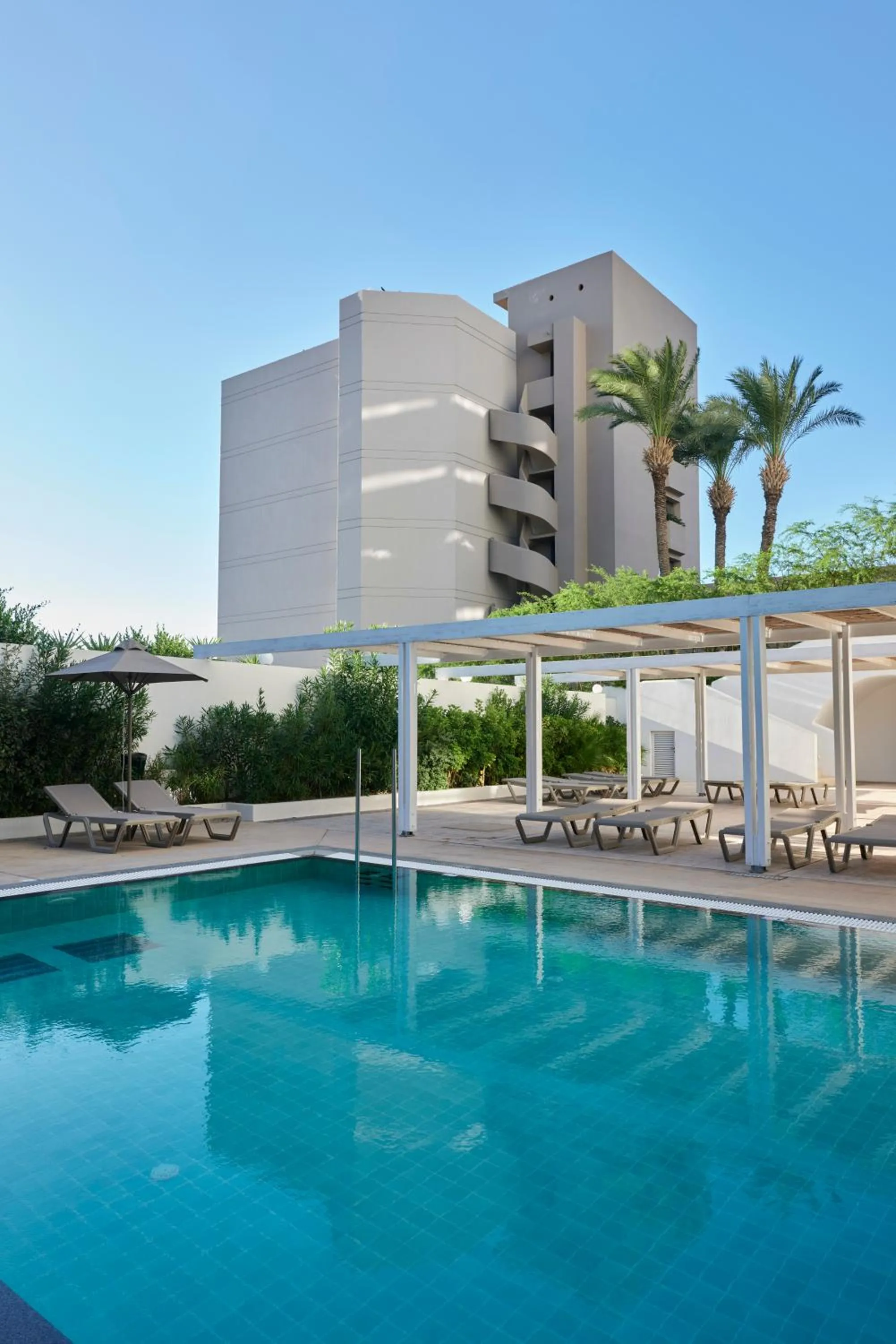 Swimming pool in Epsilon Hotel Apartments