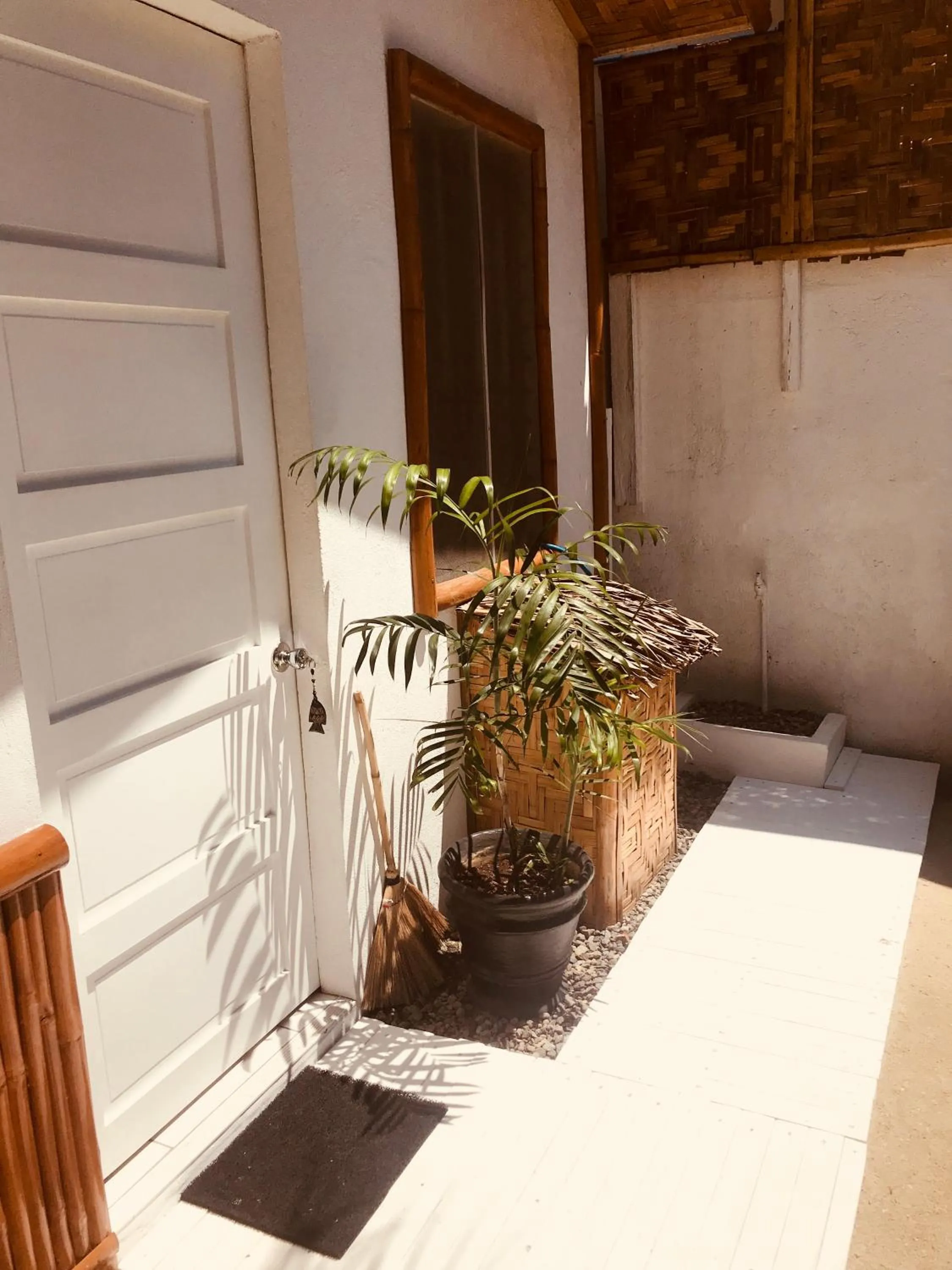 Property building in Everyday Sunday Hotel & Cafe