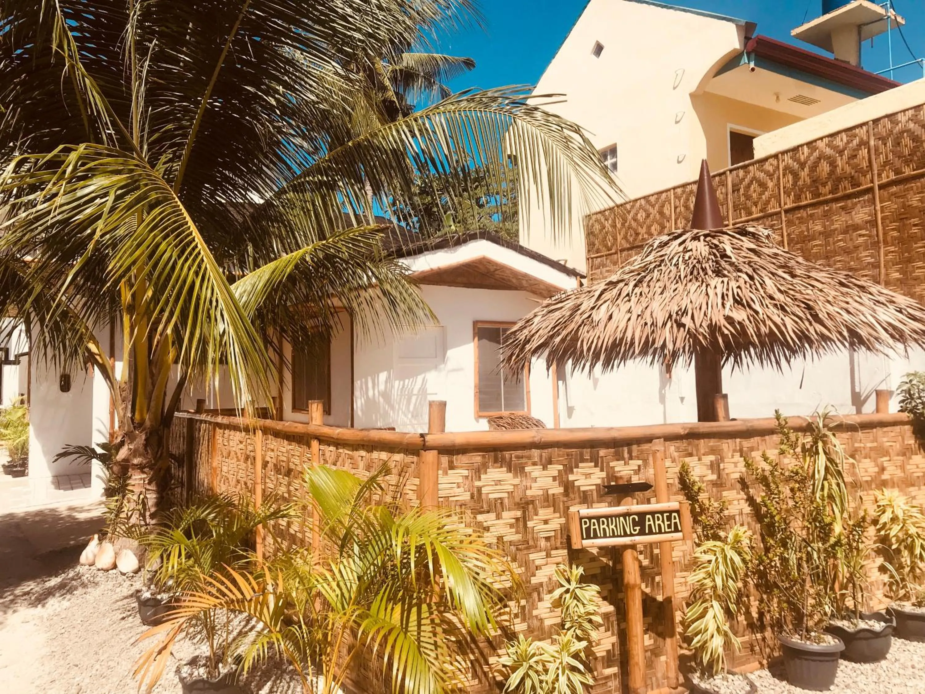 Property building in Everyday Sunday Hotel & Cafe