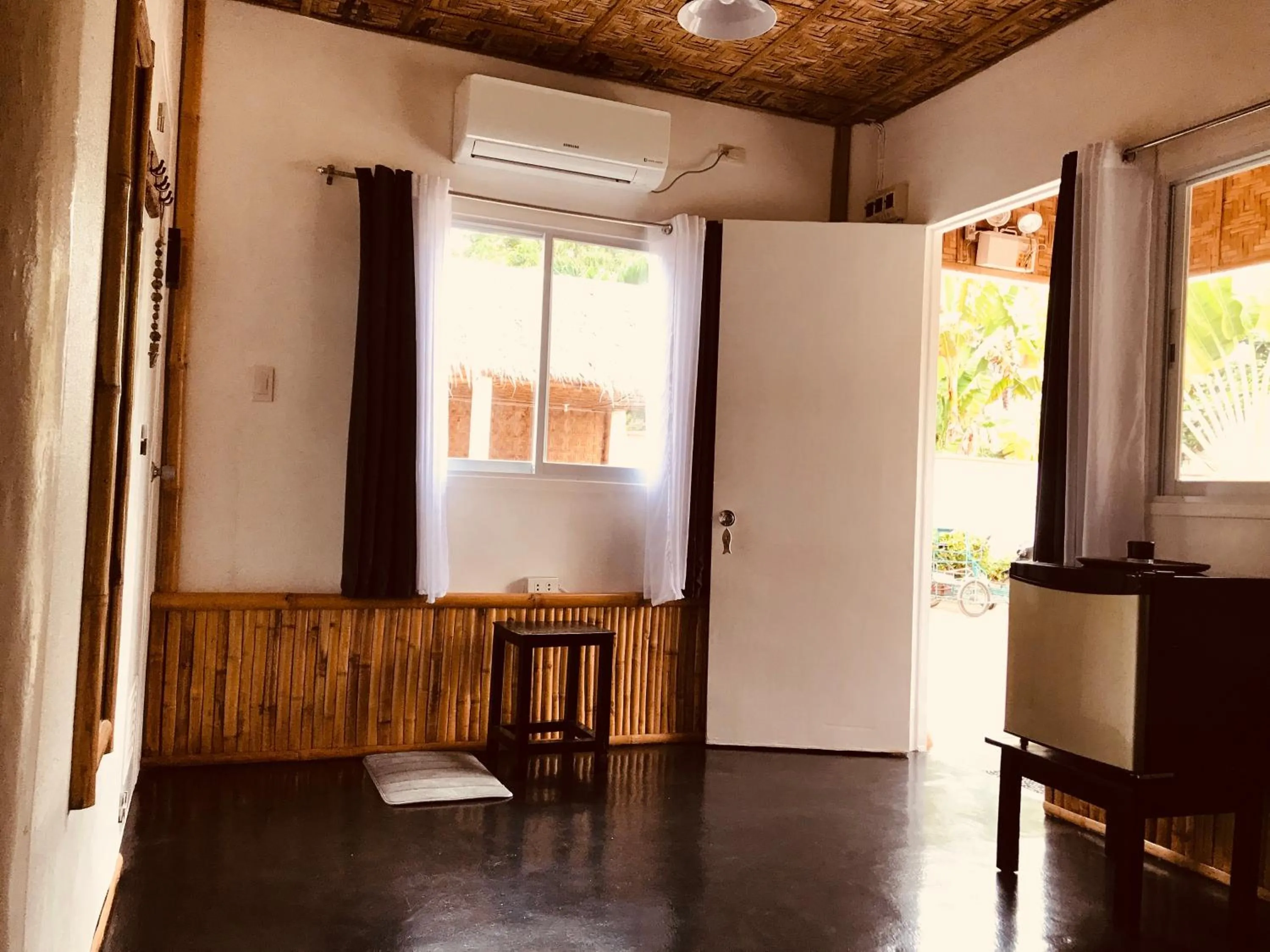 Photo of the whole room in Everyday Sunday Hotel & Cafe