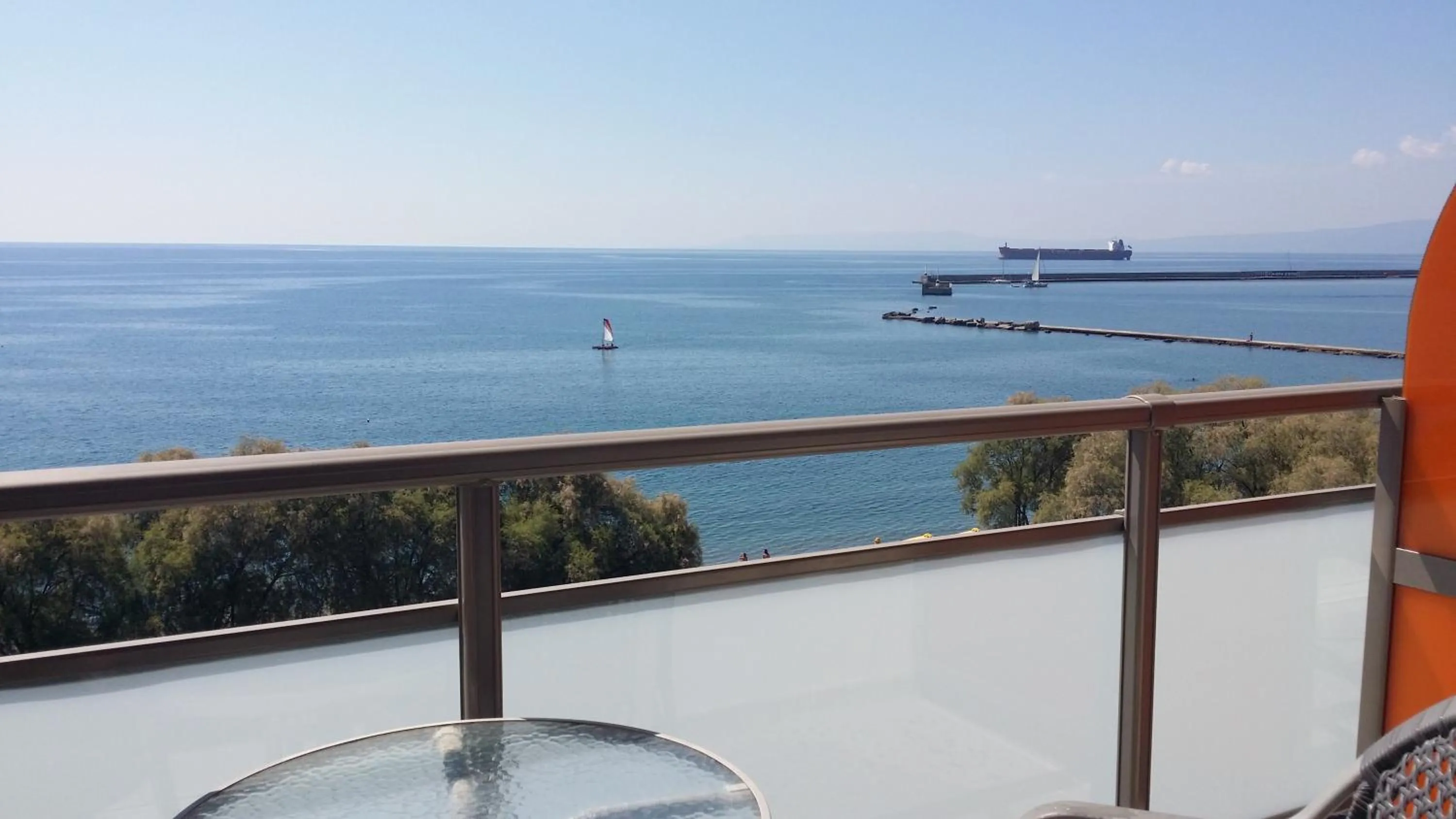 Sea view in Hotel Flisvos
