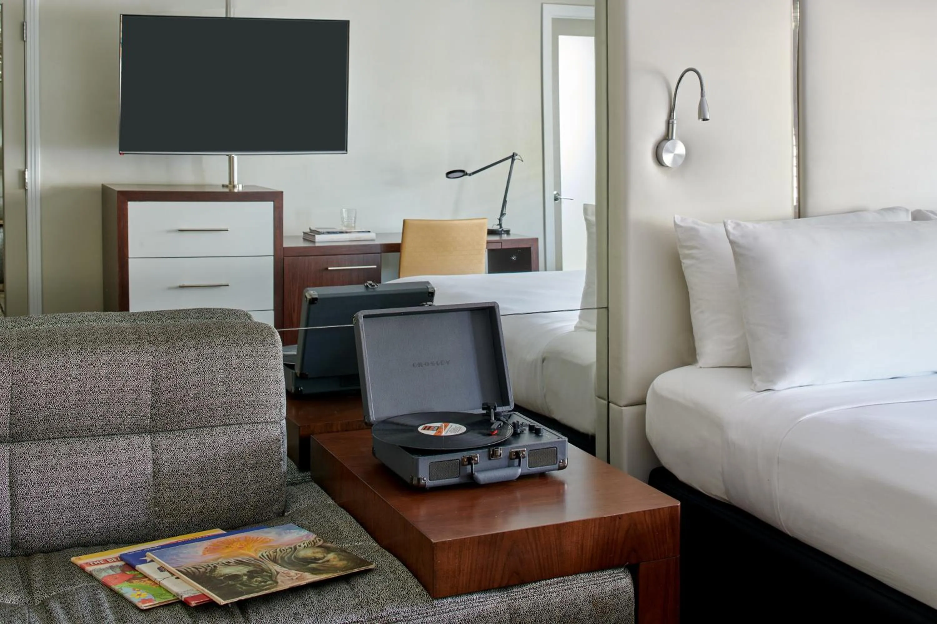 Bedroom, Bed in Hotel Ziggy On Sunset