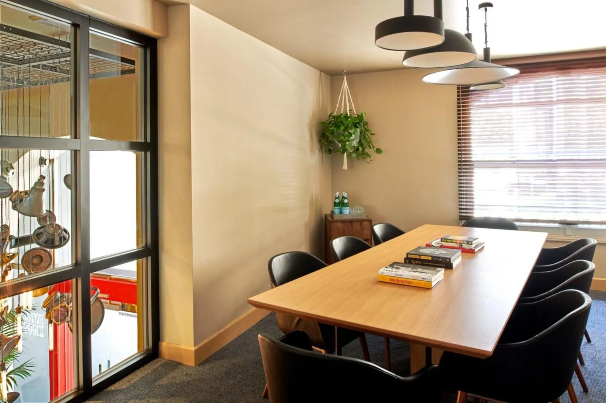 Photo of the whole room in Hotel Ziggy On Sunset