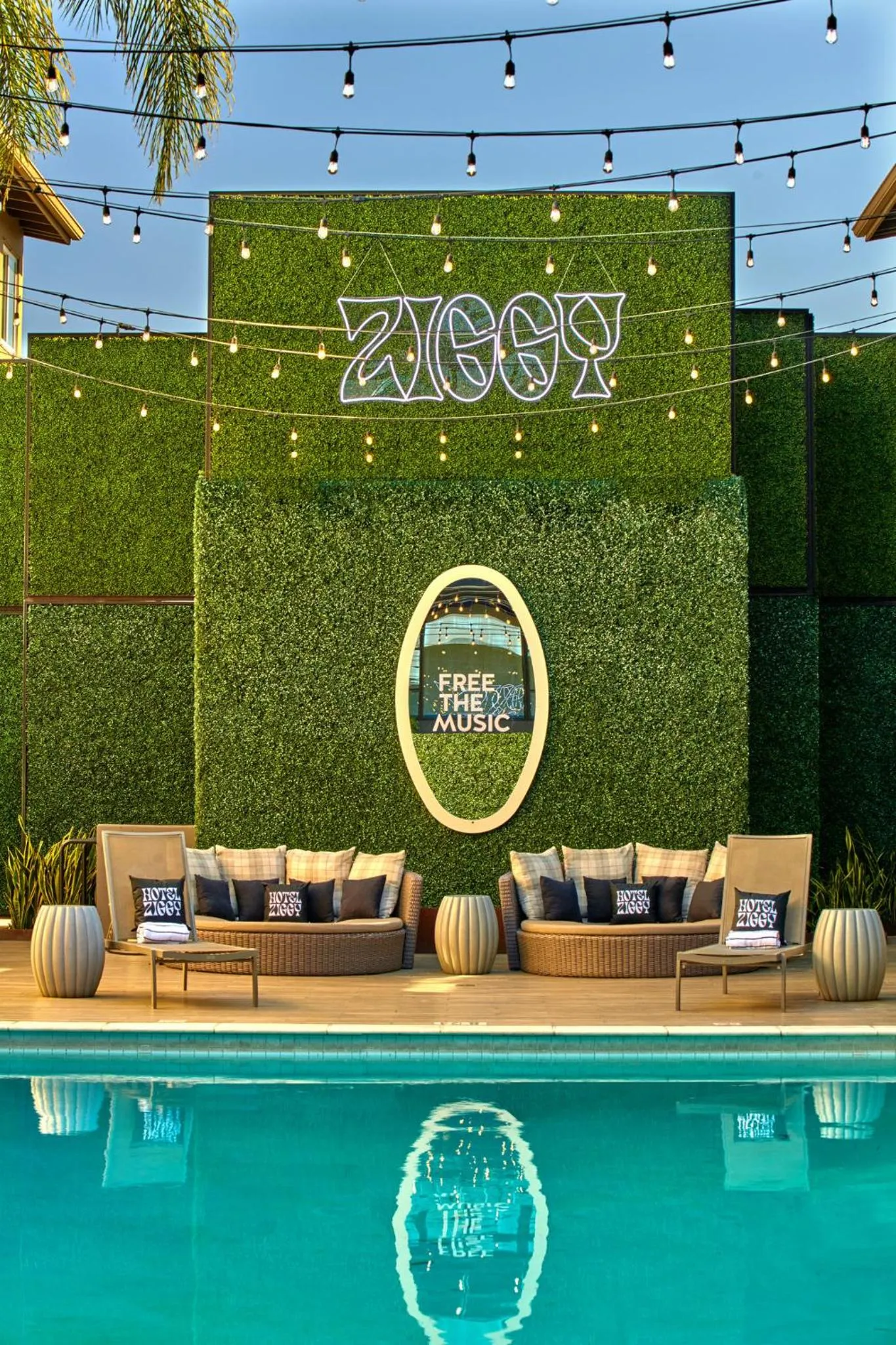 Swimming pool in Hotel Ziggy On Sunset