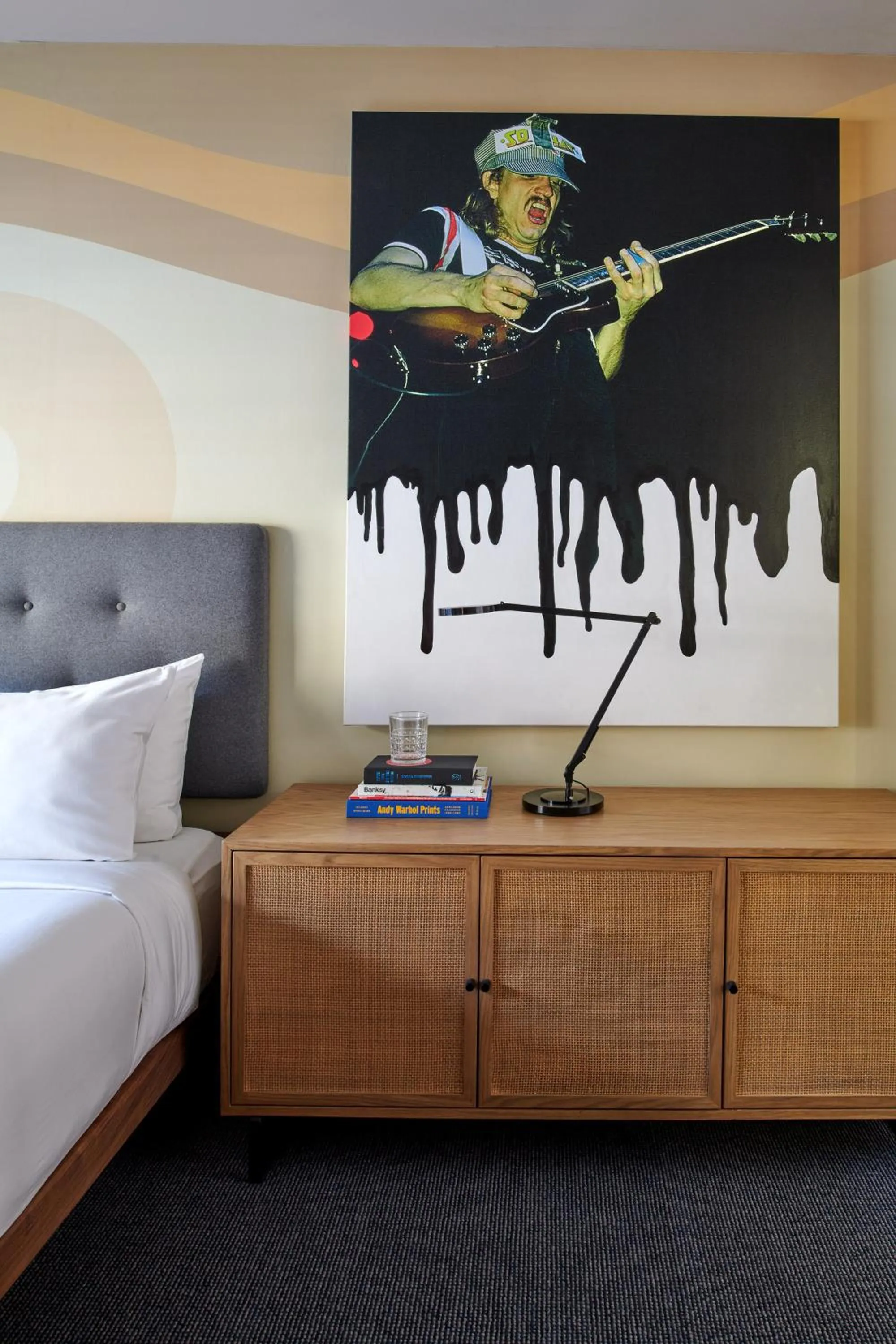 Photo of the whole room, Bed in Hotel Ziggy On Sunset