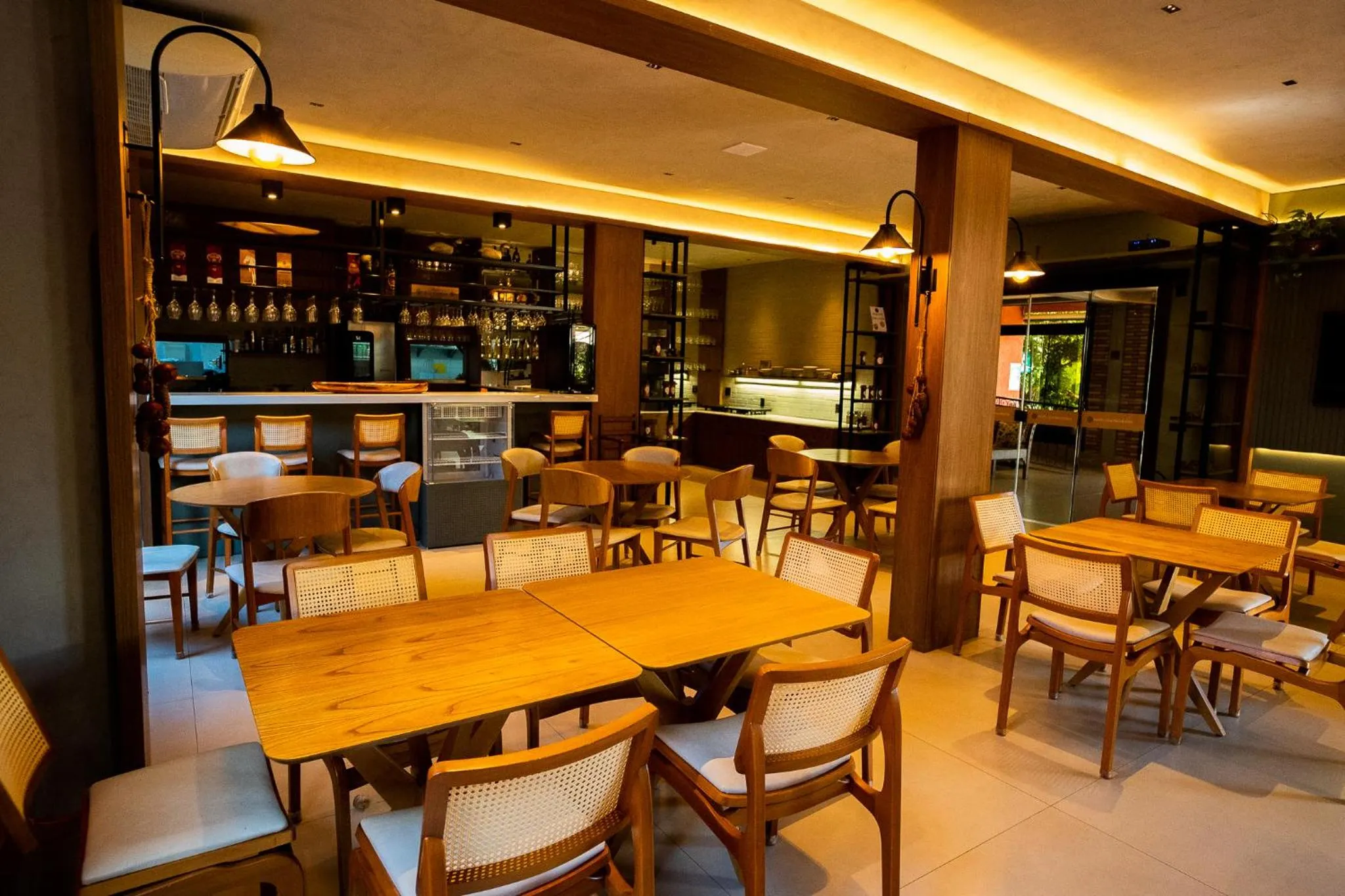 Restaurant/places to eat in Hotel das Palmeiras