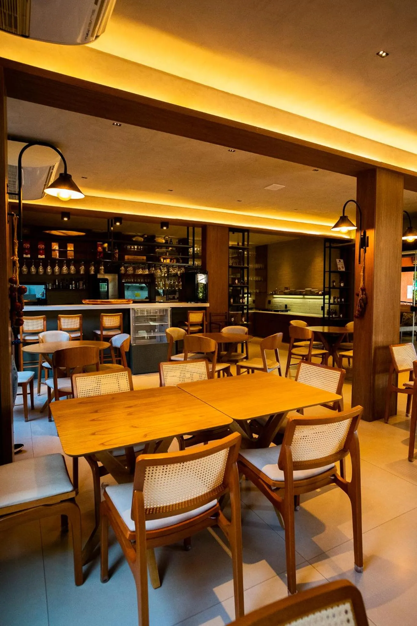 Restaurant/places to eat in Hotel das Palmeiras