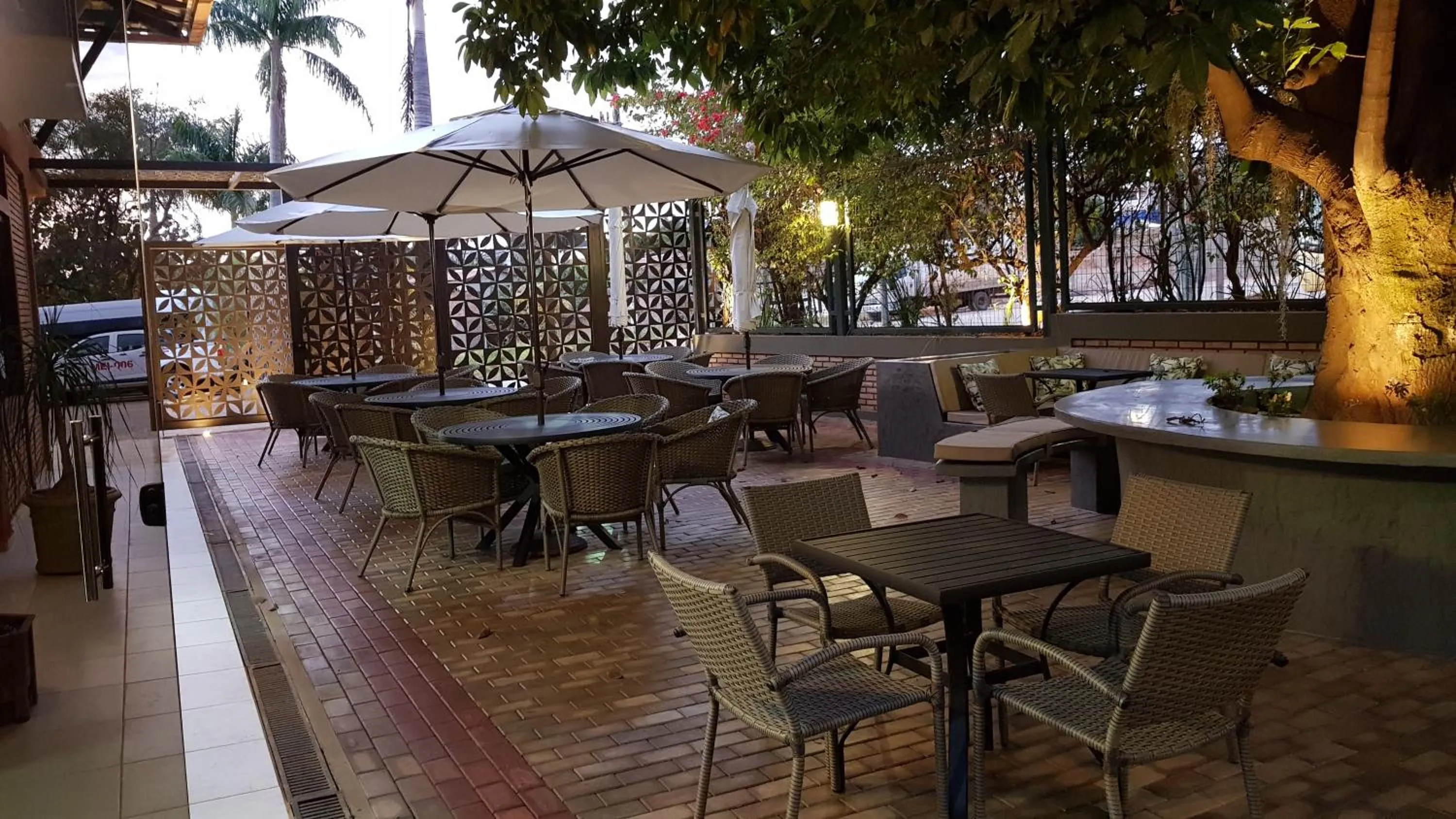 Restaurant/places to eat in Hotel das Palmeiras