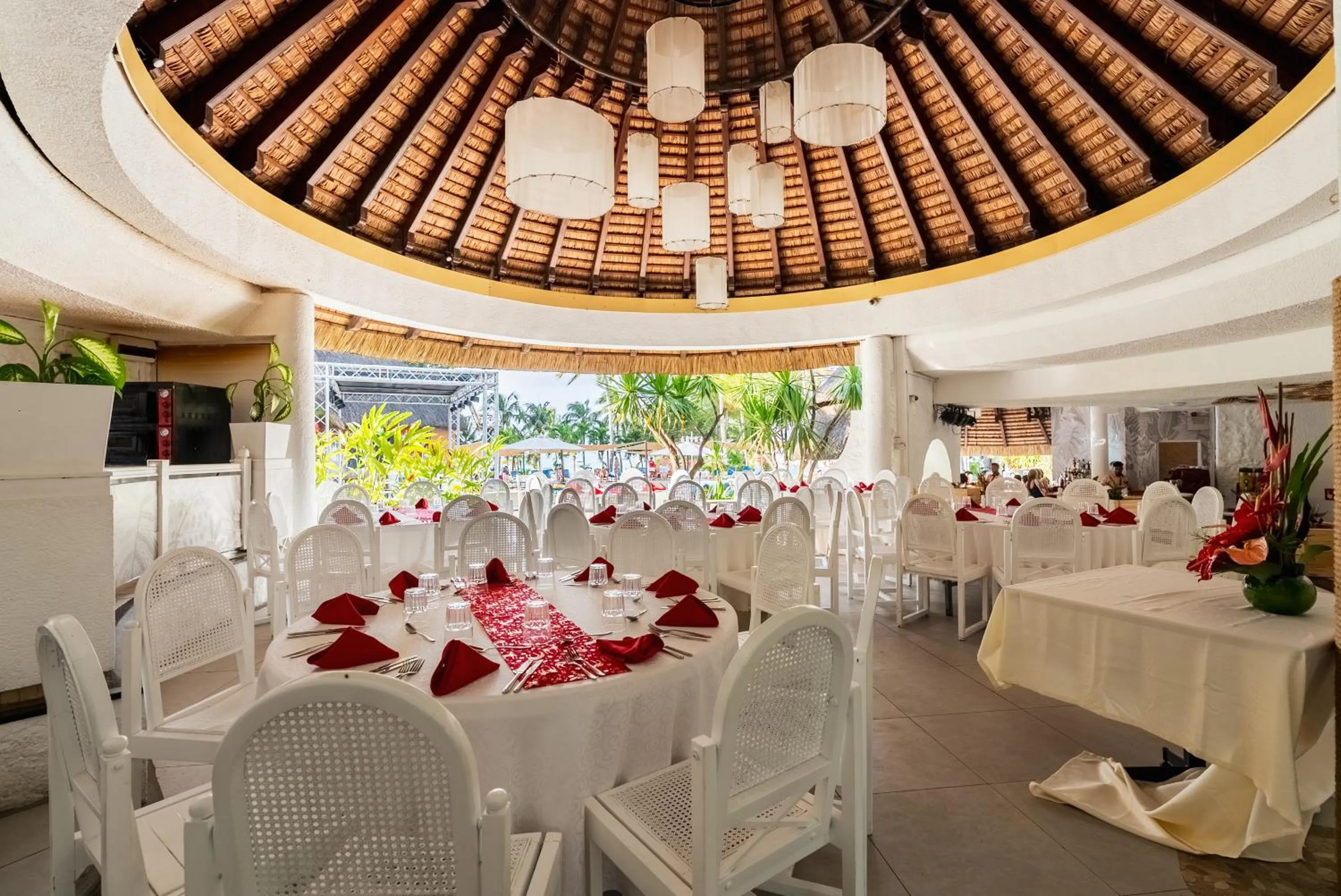 Restaurant/places to eat in Casuarina Resort and Spa