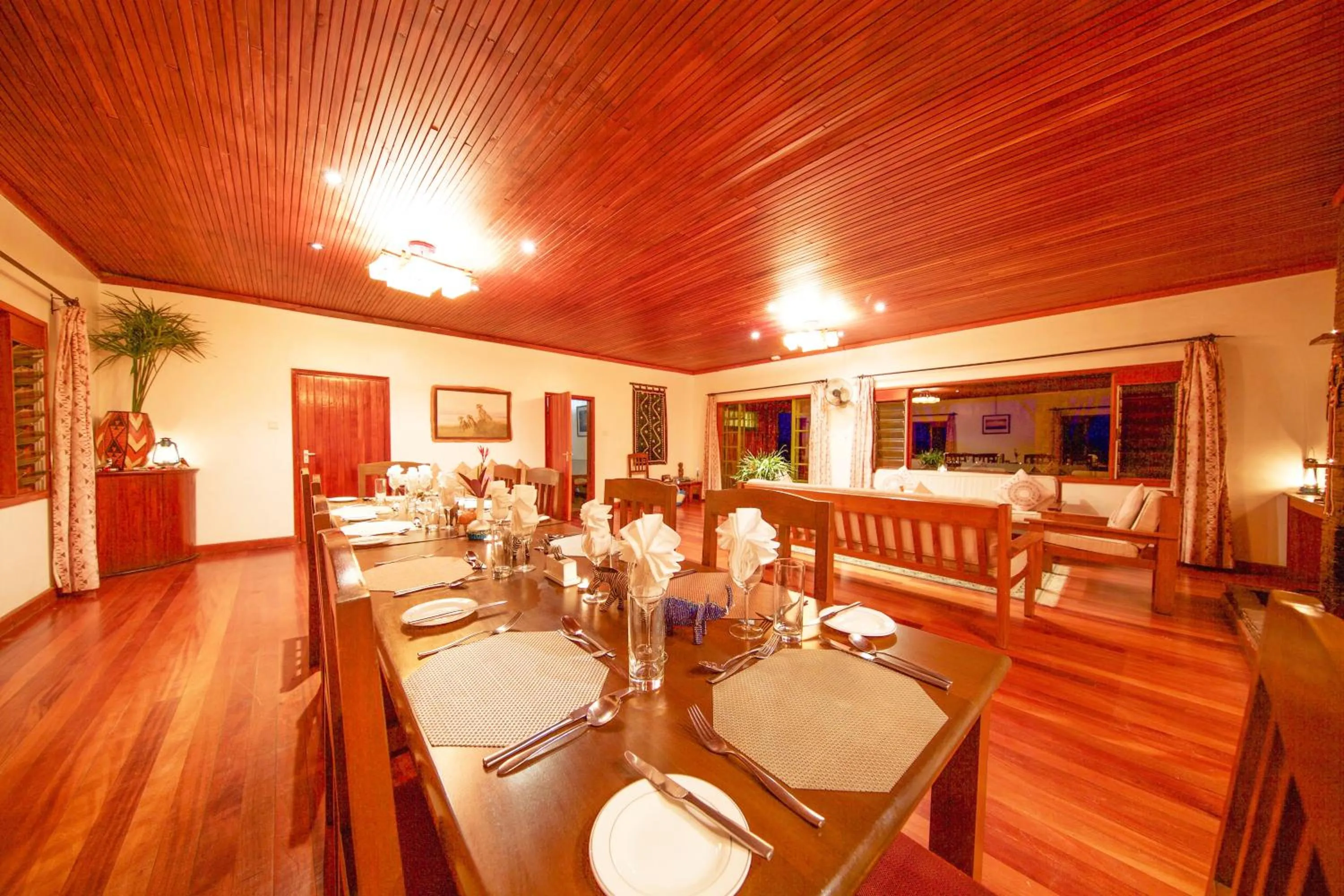 Dining area in Muthu Keekorok Lodge, Maasai Mara, Narok