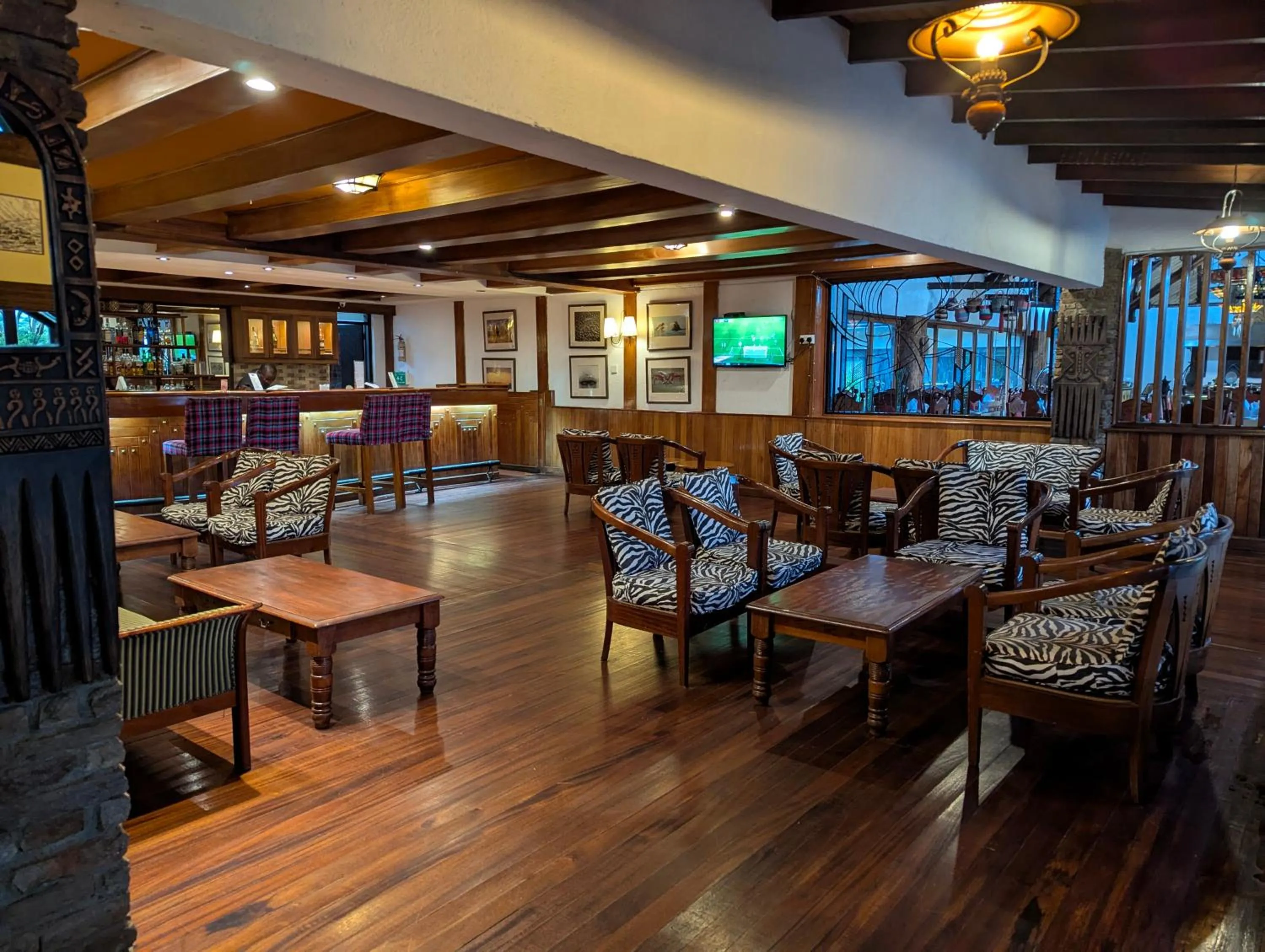 Lounge or bar in Muthu Keekorok Lodge, Maasai Mara, Narok