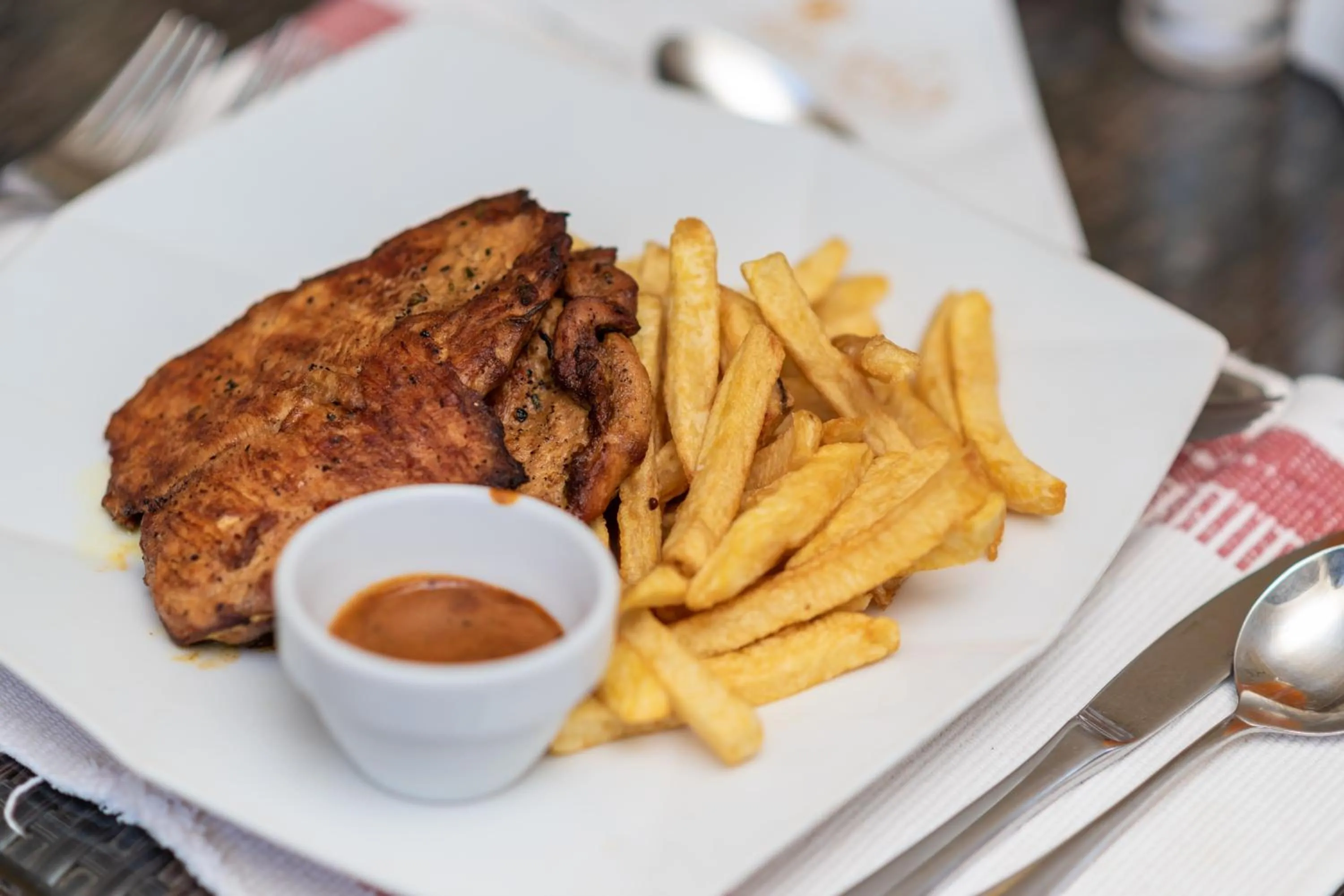 Restaurant/places to eat in Muthu Sovereign Suites & Spa, Limuru Road, Nairobi