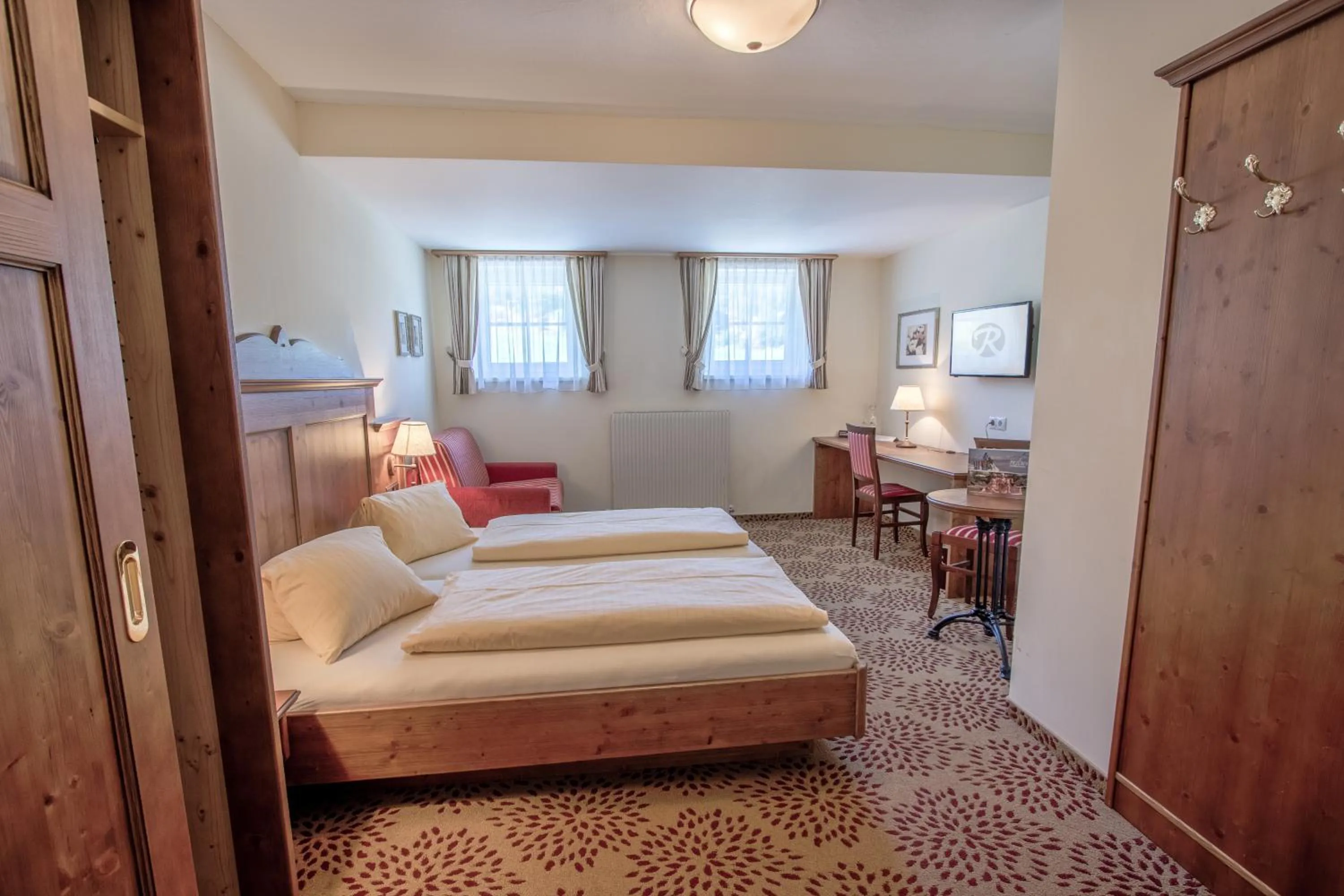 Bedroom, Bed in Resl Resort