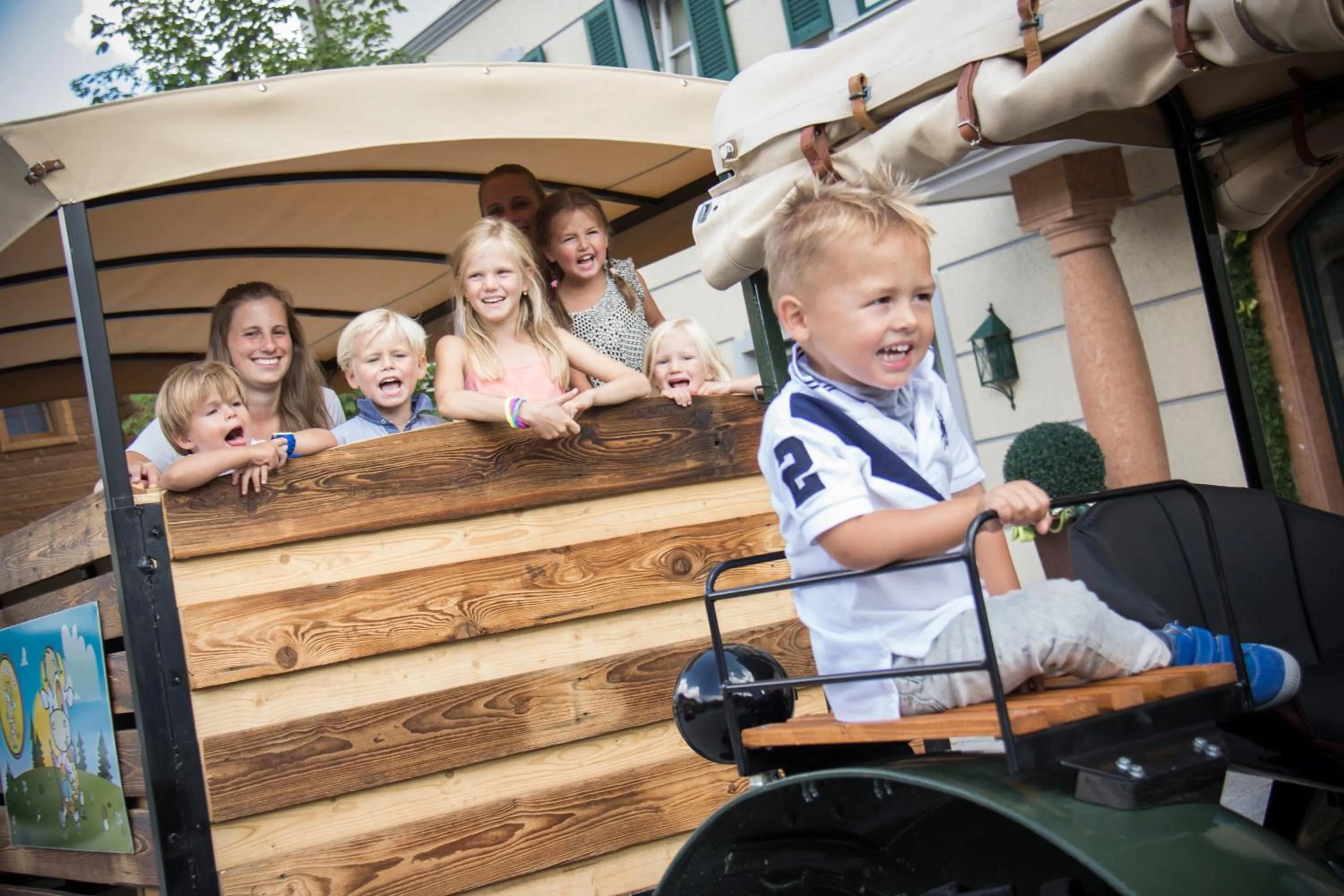 Evening entertainment in Resl Resort