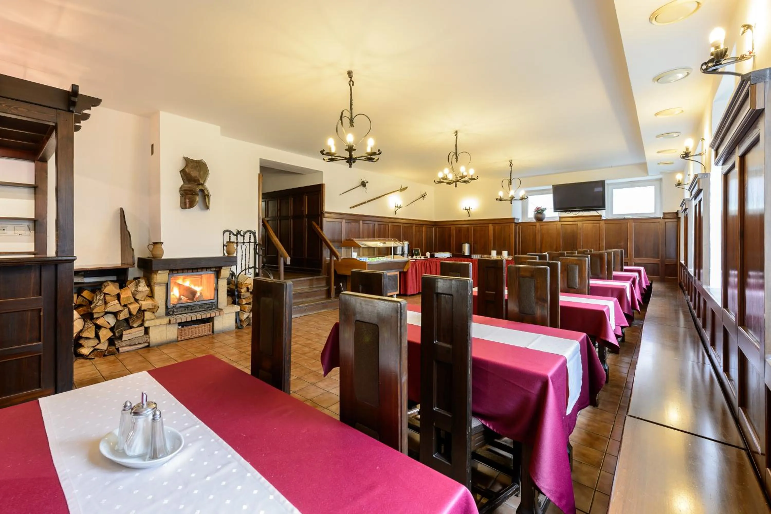 Restaurant/places to eat in Valdštejn