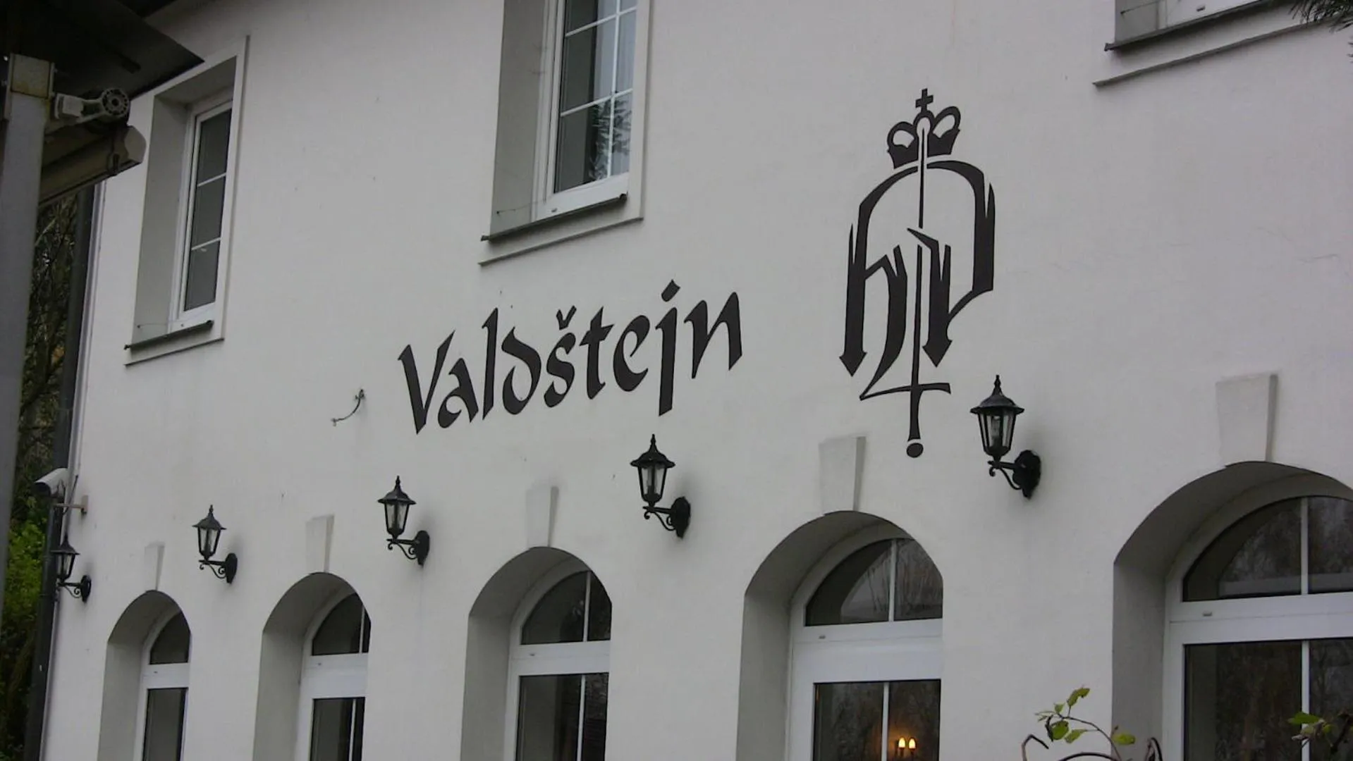 Facade/entrance in Valdštejn