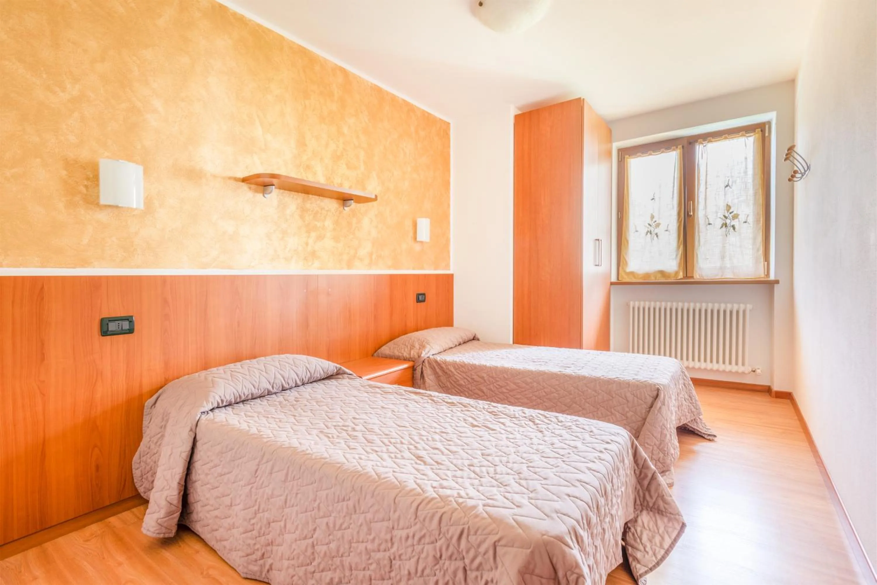 Photo of the whole room, Bed in CROSINA HOLIDAY - Residence Toli