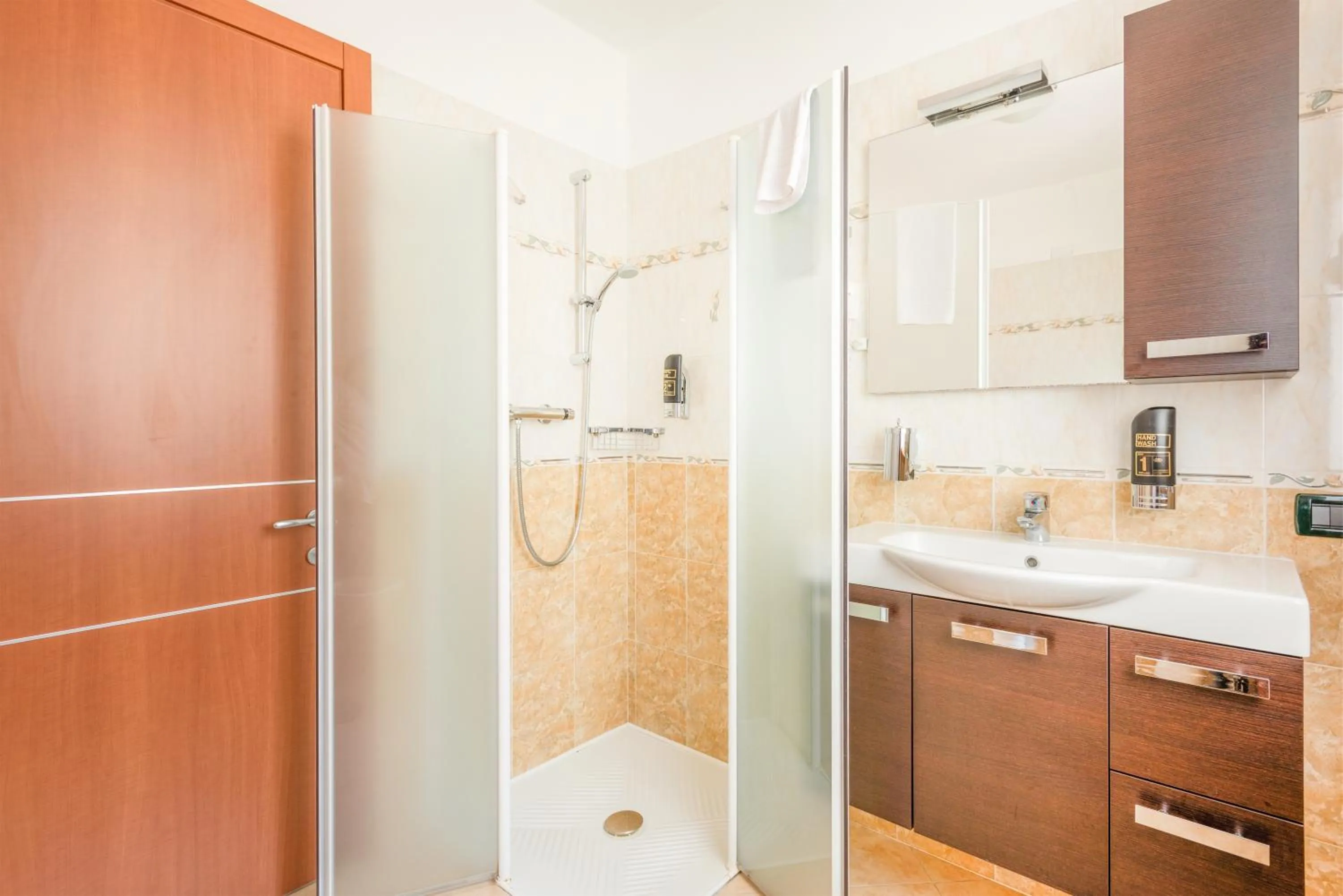 Shower in CROSINA HOLIDAY - Residence Toli