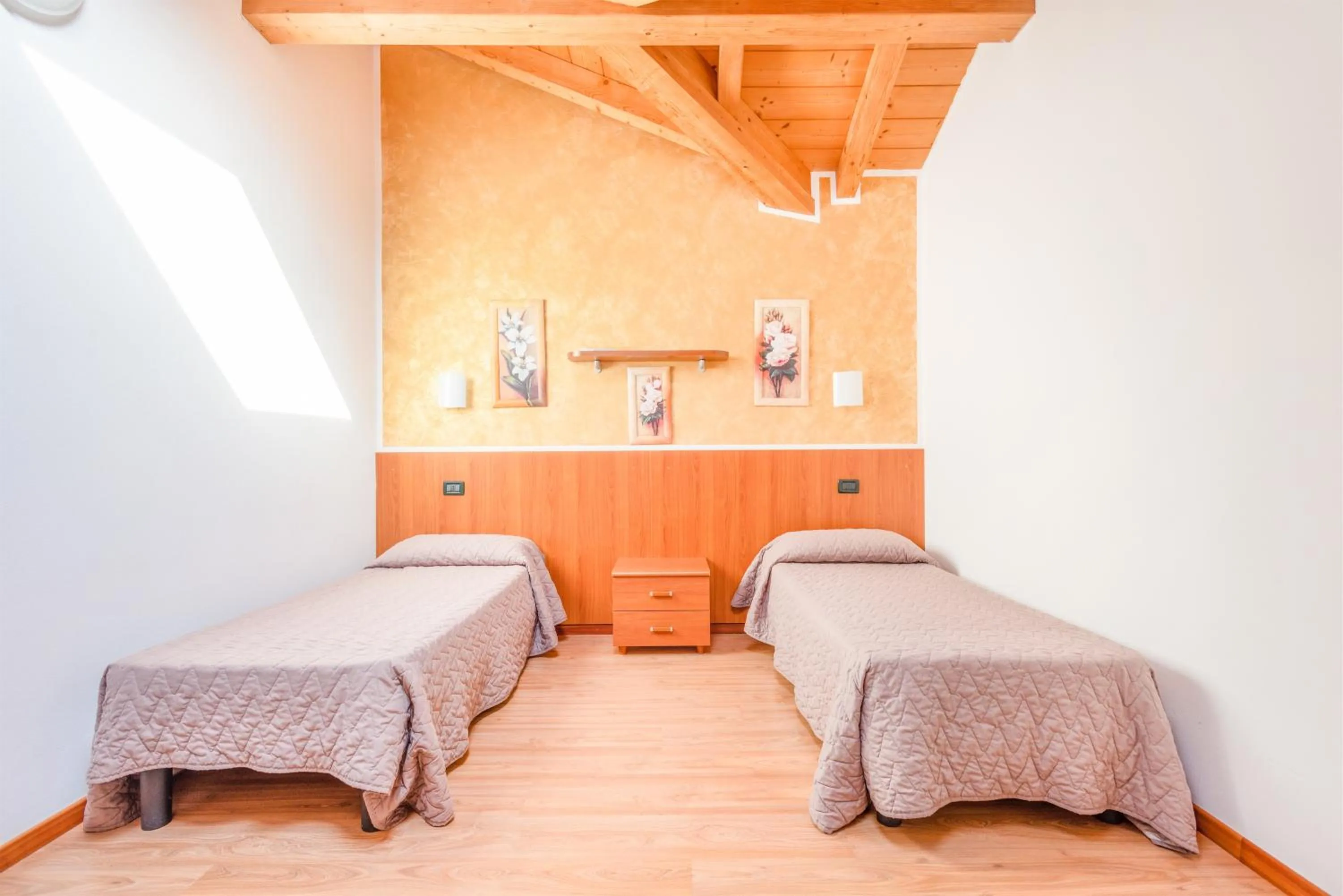 Photo of the whole room, Bed in CROSINA HOLIDAY - Residence Toli
