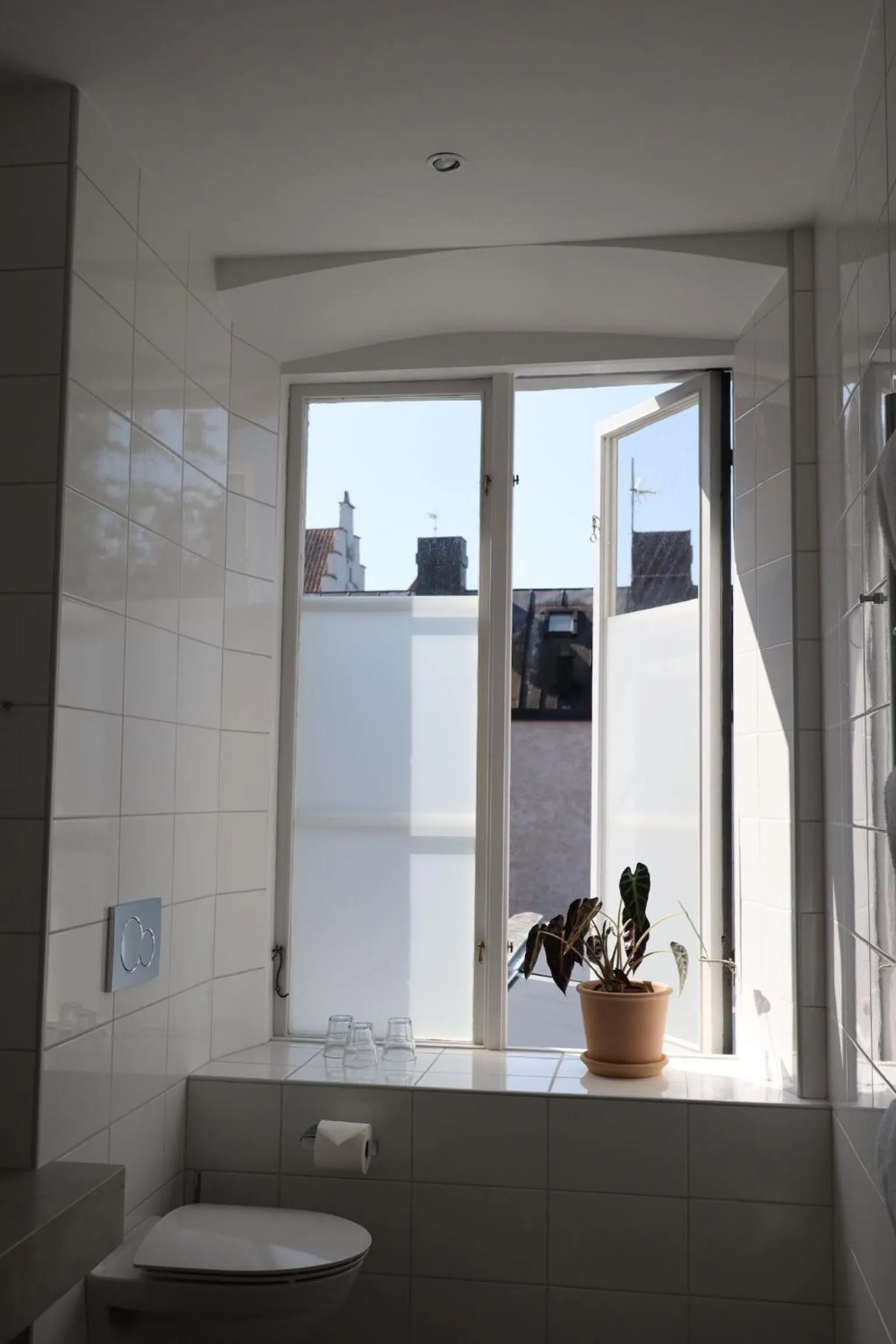 Shower in Kalk Hotel