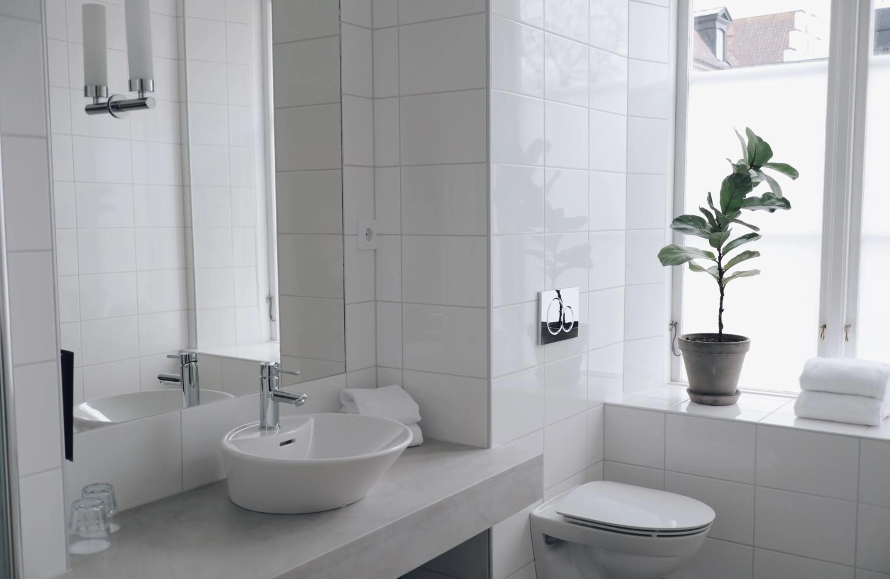 Bathroom in Kalk Hotel