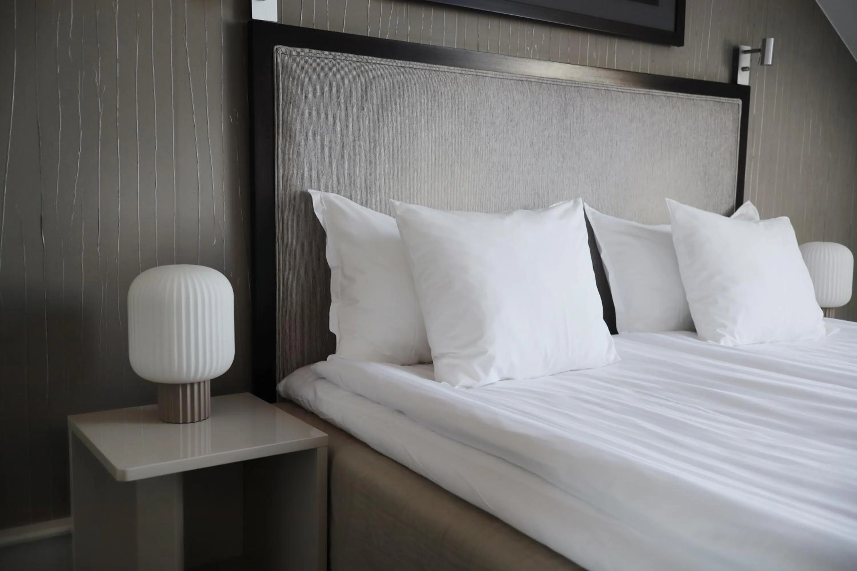 Property building, Bed in Kalk Hotel