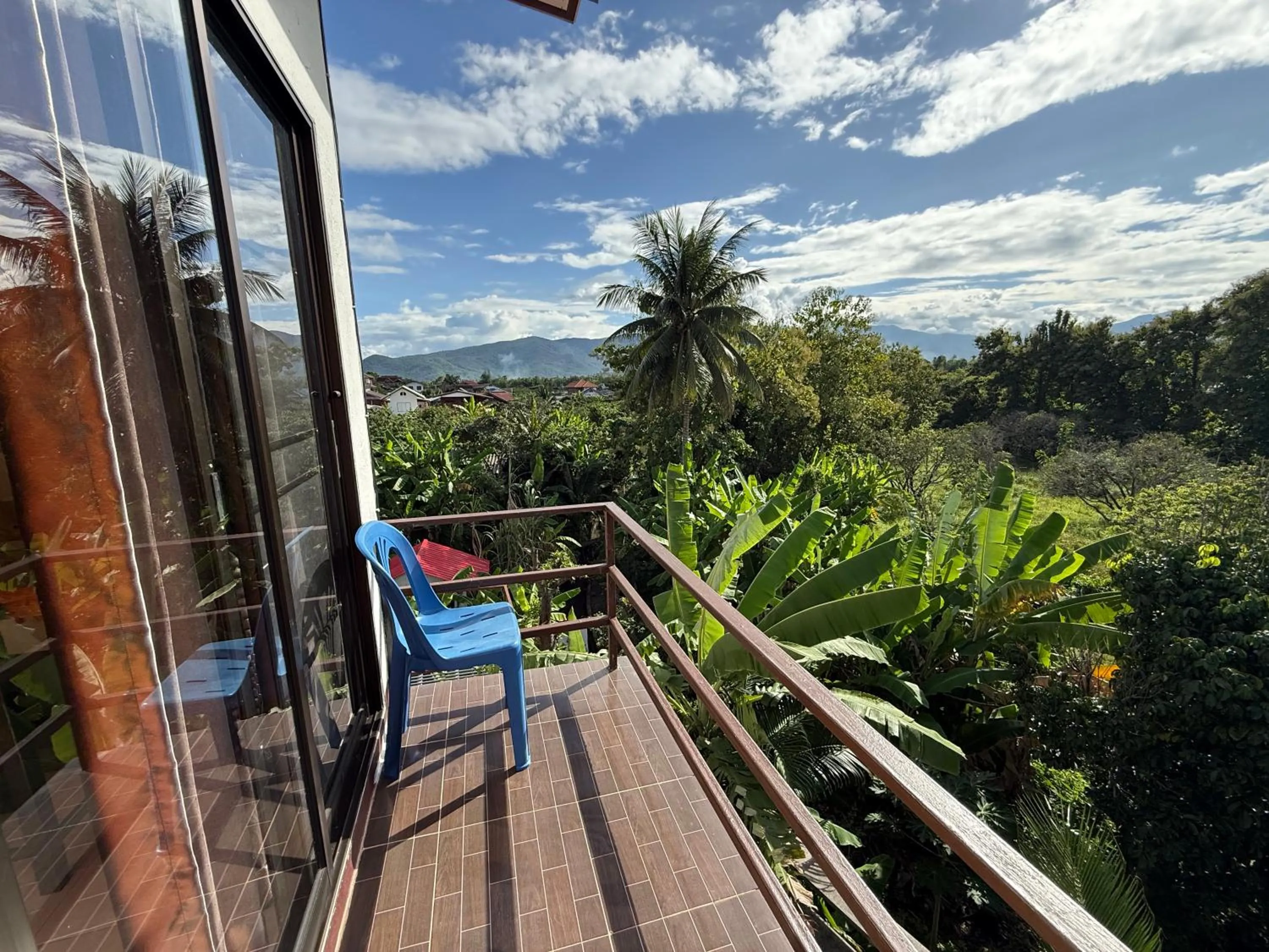 Sandee Place Mountain View Hotel โรงแรมแสนดีเพลส เมาเท่นวิว จอมทอง