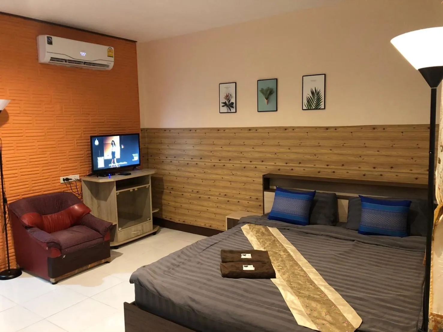 โรงแรมแสนดีเพลส เมาเท่นวิว จอมทอง